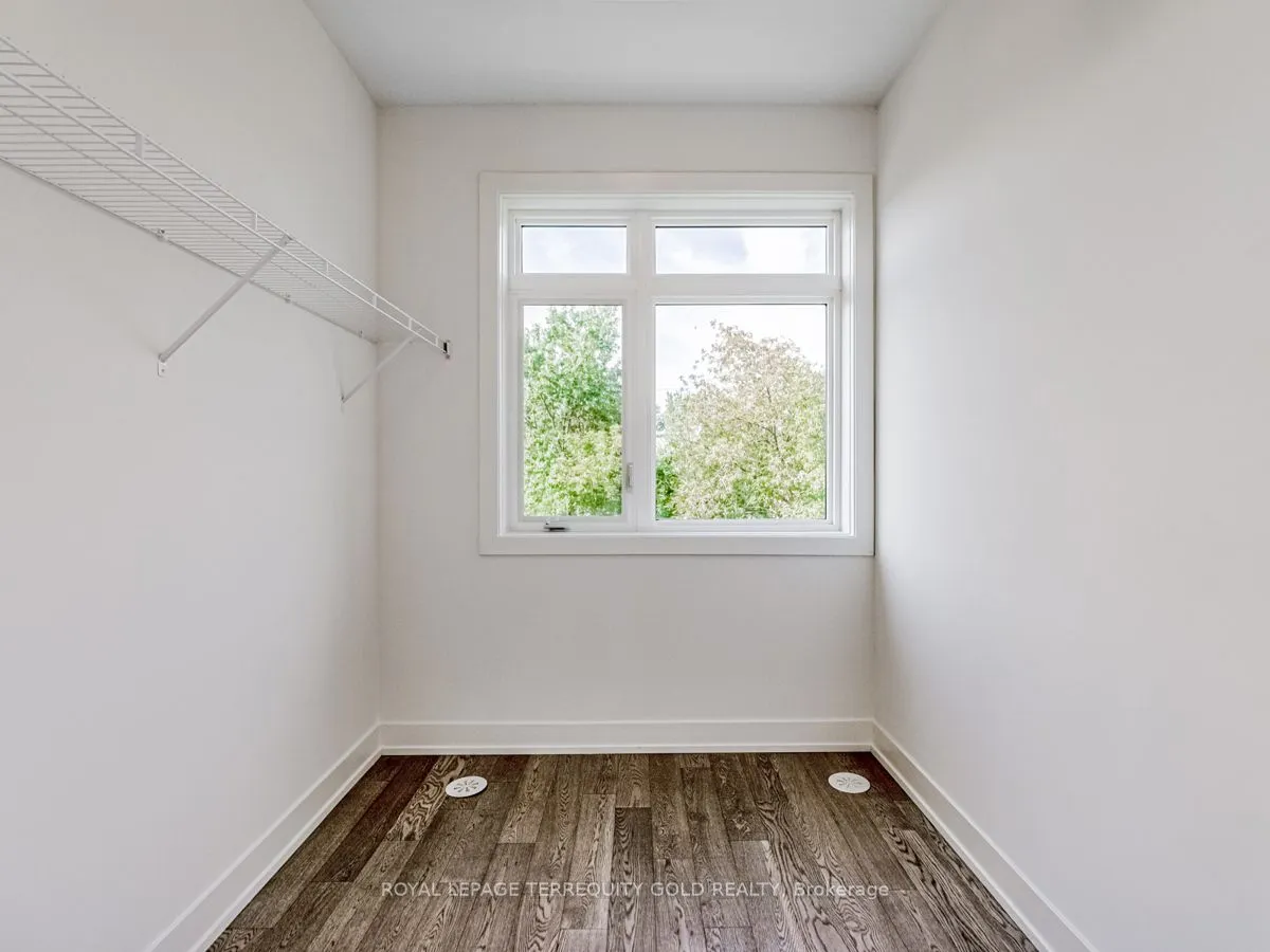1085 Douglas McCurdy Common, #212