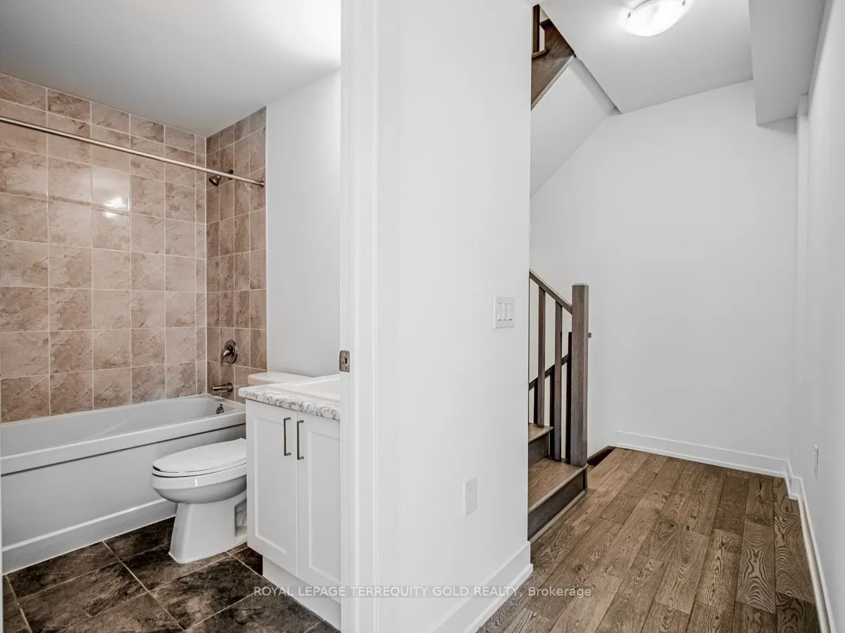 1085 Douglas McCurdy Common, #212