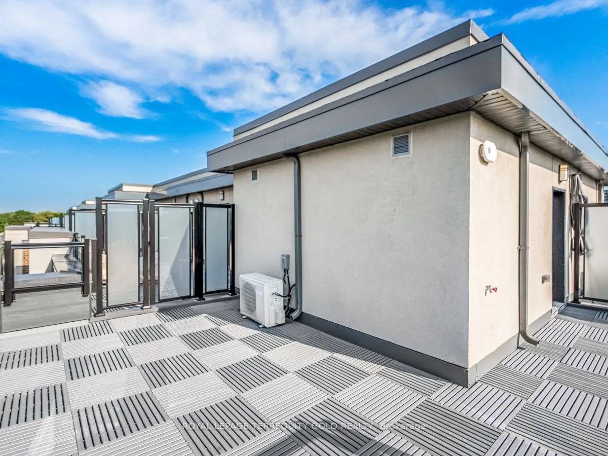 1085 Douglas McCurdy Common, #212