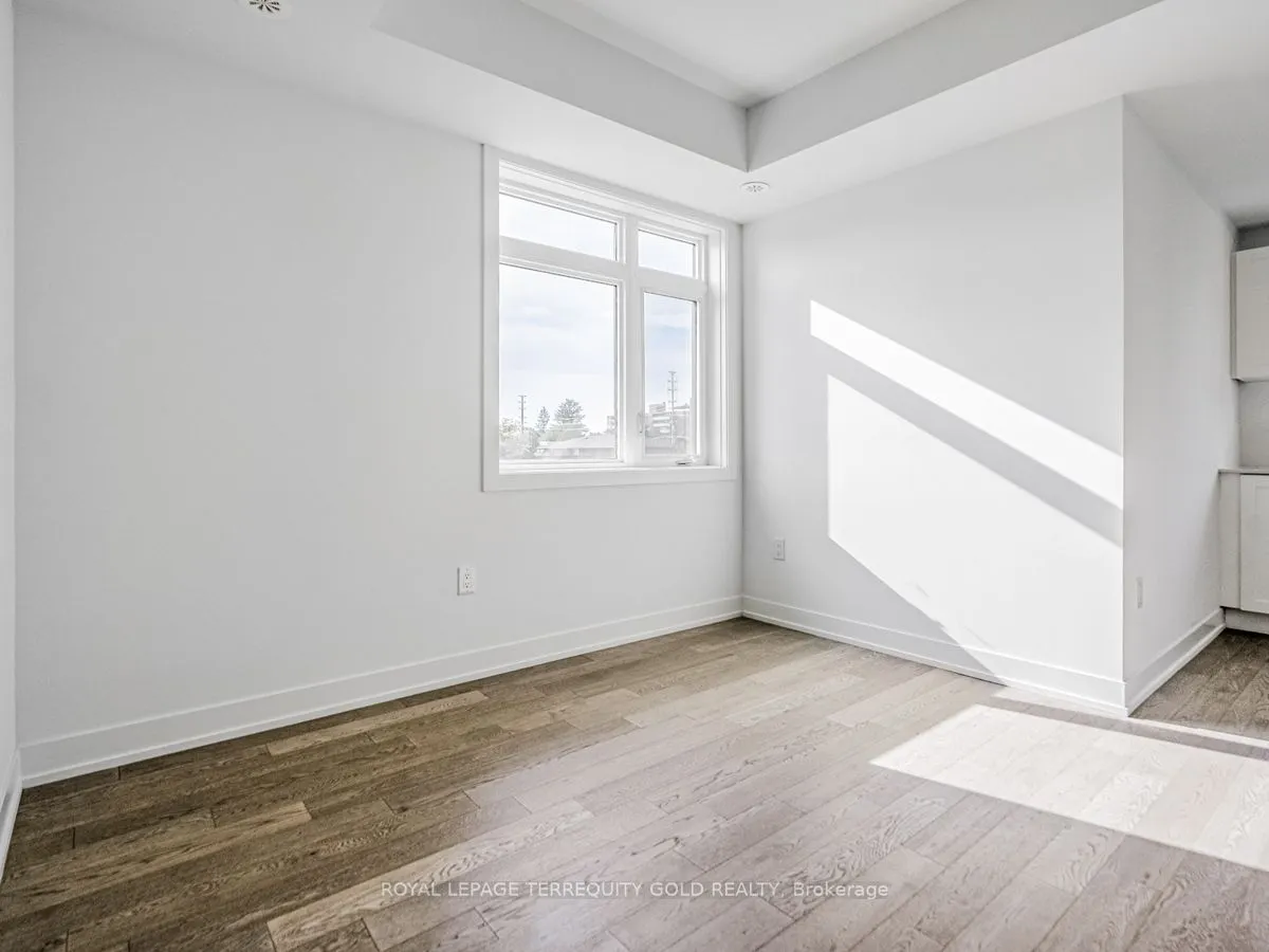 1085 Douglas McCurdy Common, #212