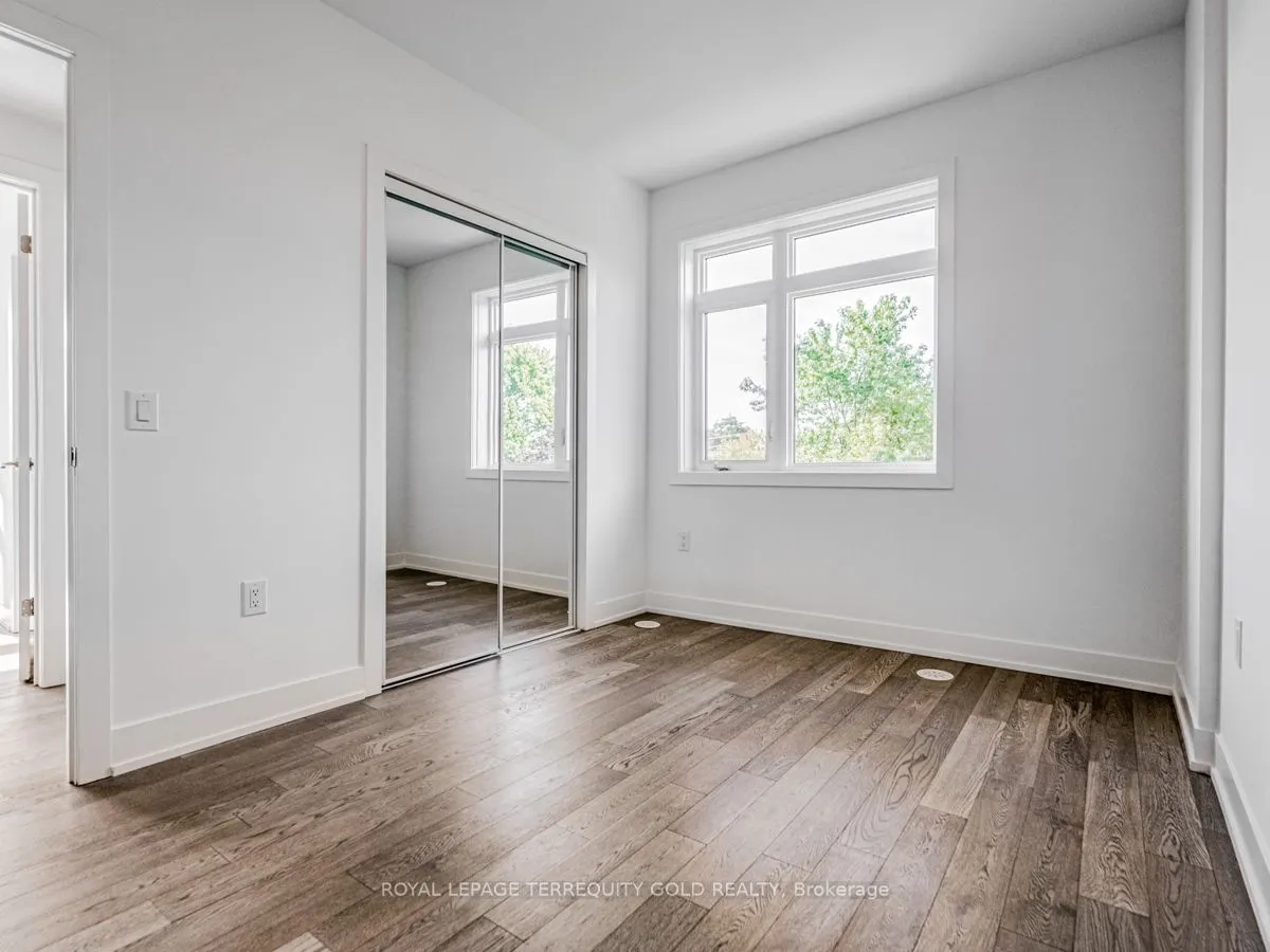 1085 Douglas McCurdy Common, #212