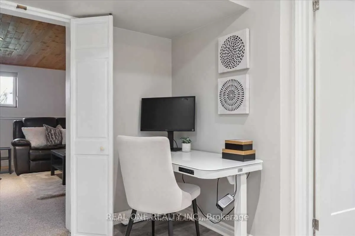 346 Trafalgar Court