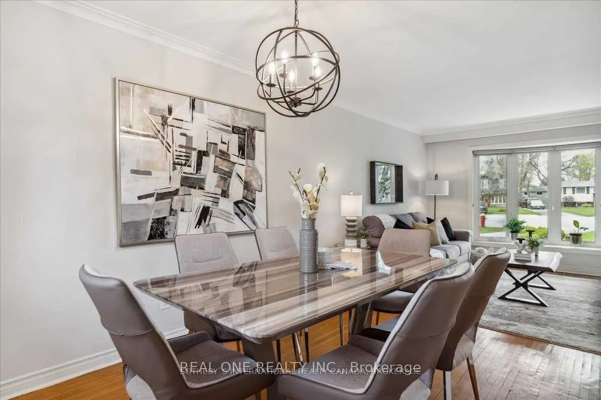 346 Trafalgar Court