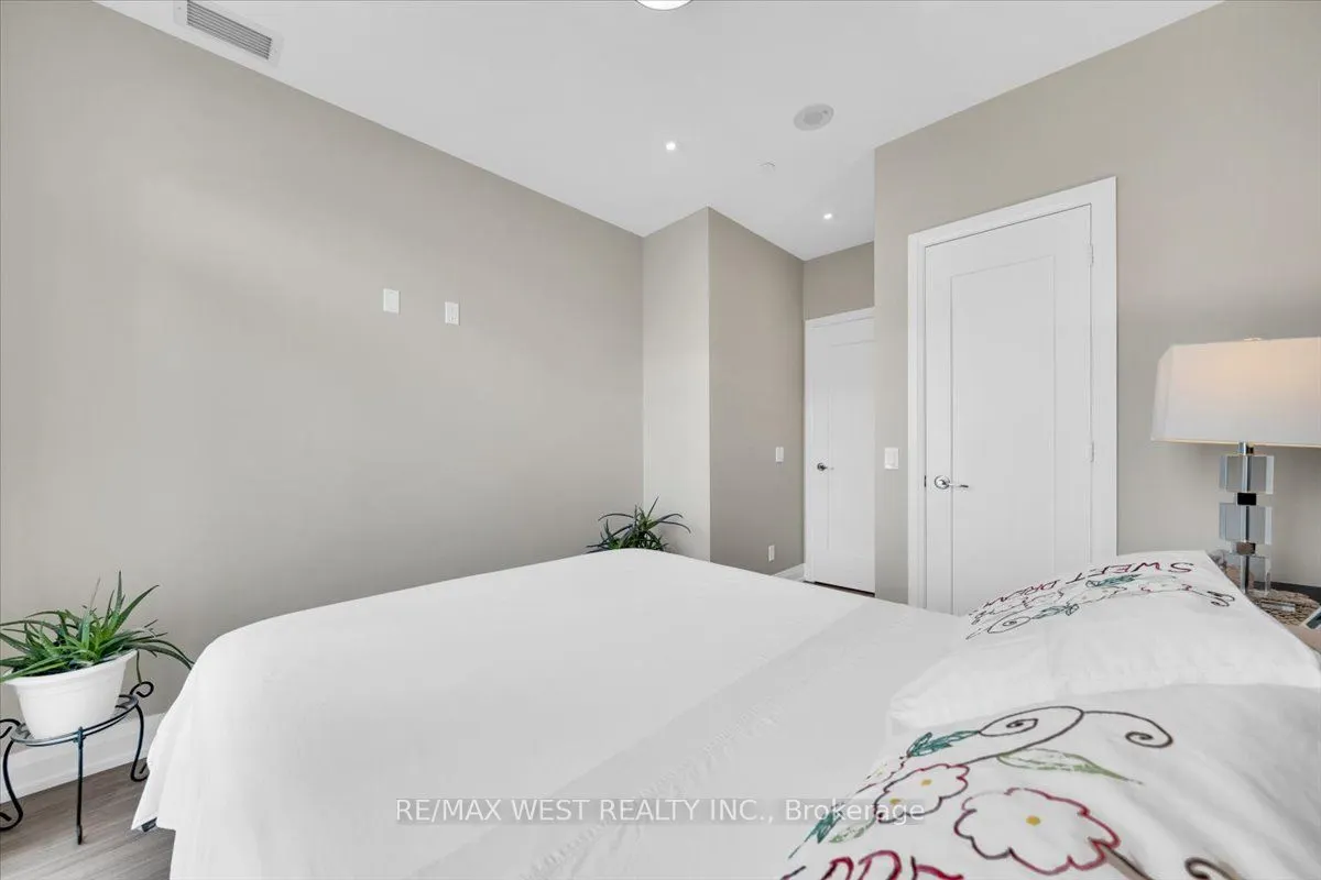 56 Annie Craig Drive, #1603