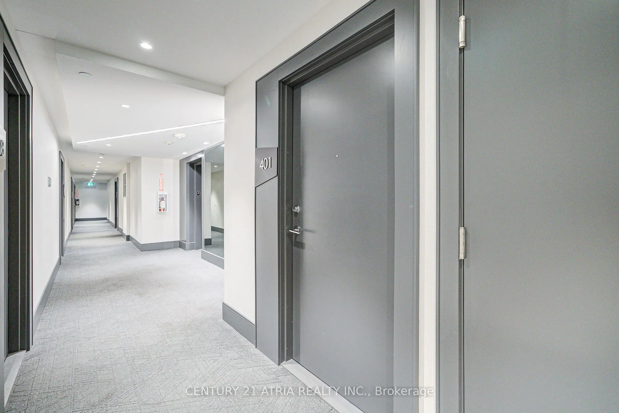10 De Boers Drive, #401