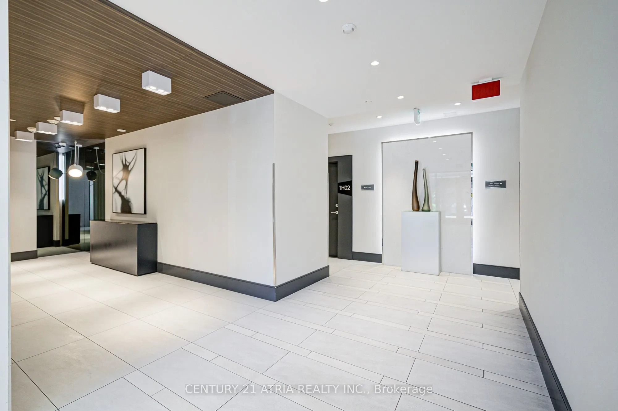 10 De Boers Drive, #401