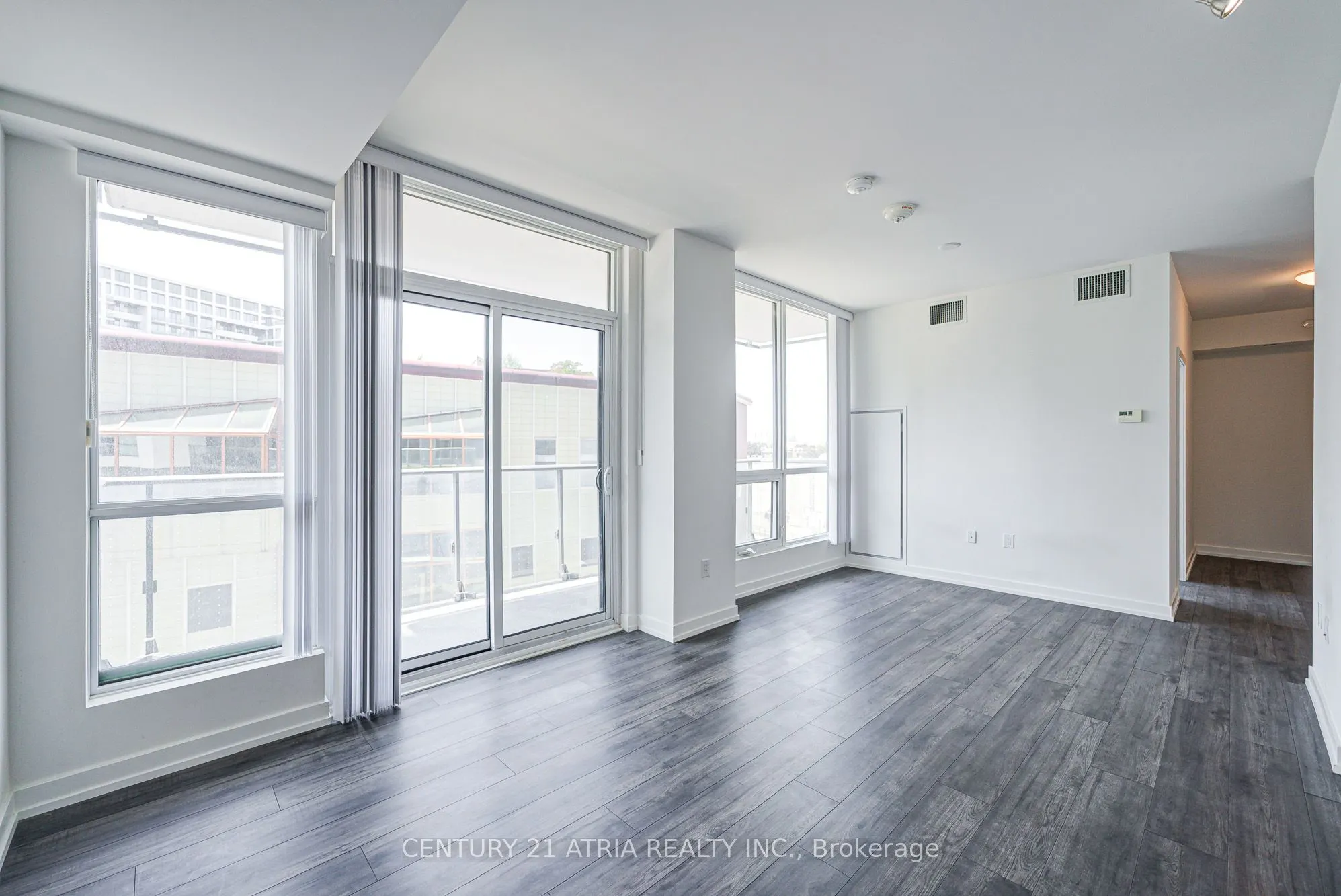 10 De Boers Drive, #401