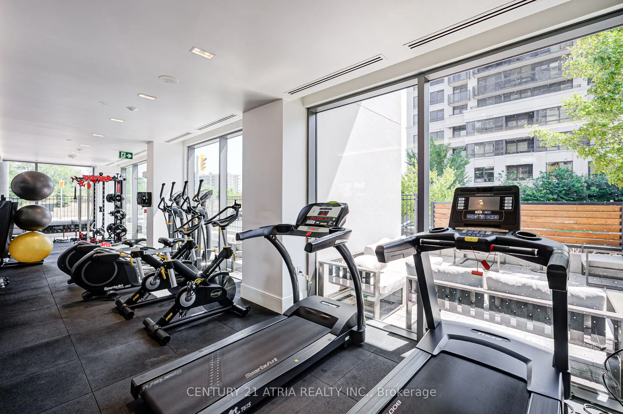 10 De Boers Drive, #401