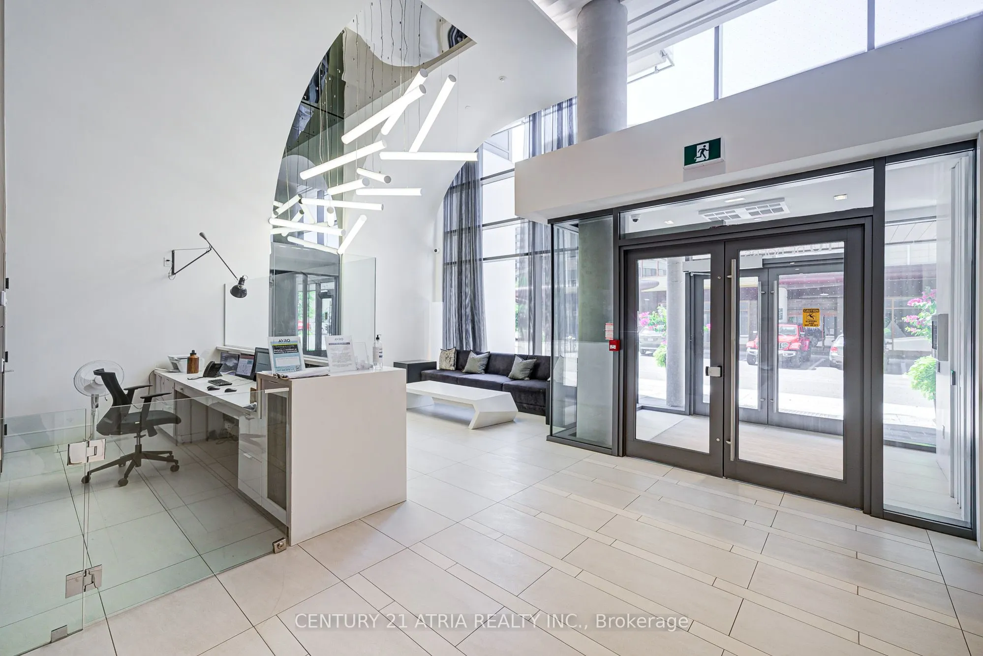 10 De Boers Drive, #401