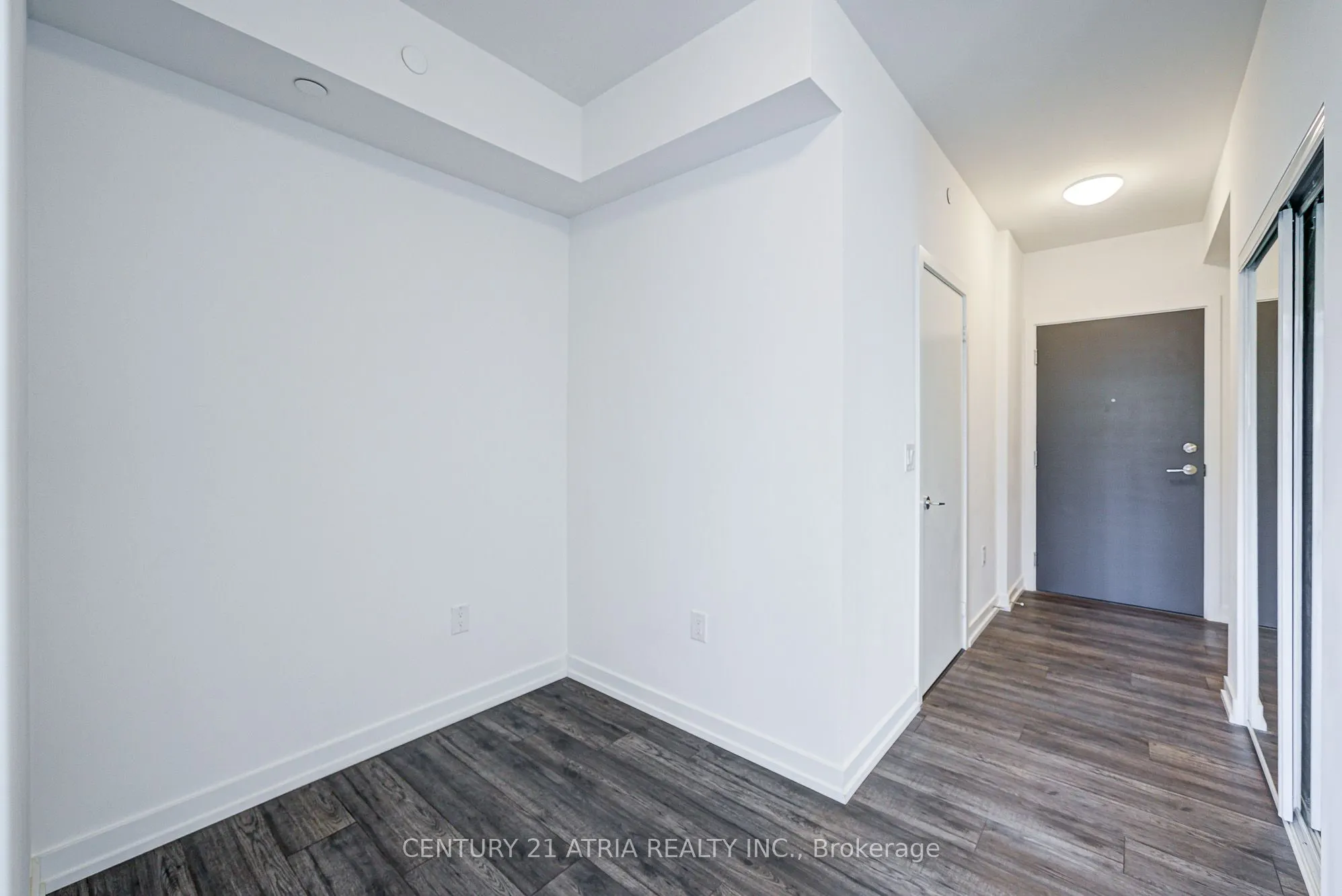 10 De Boers Drive, #401