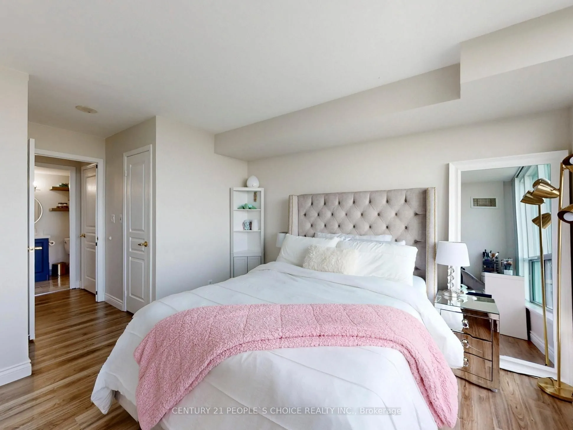 4879 Kimbermount Avenue, #1107