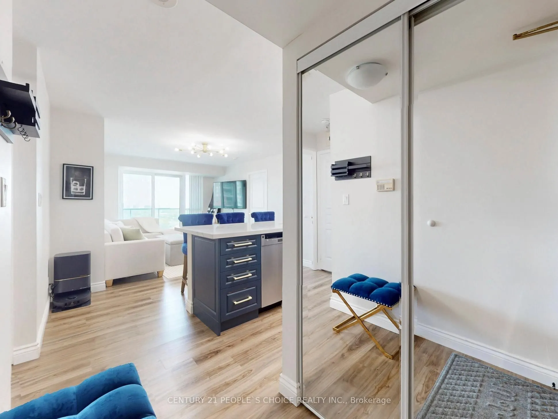 4879 Kimbermount Avenue, #1107