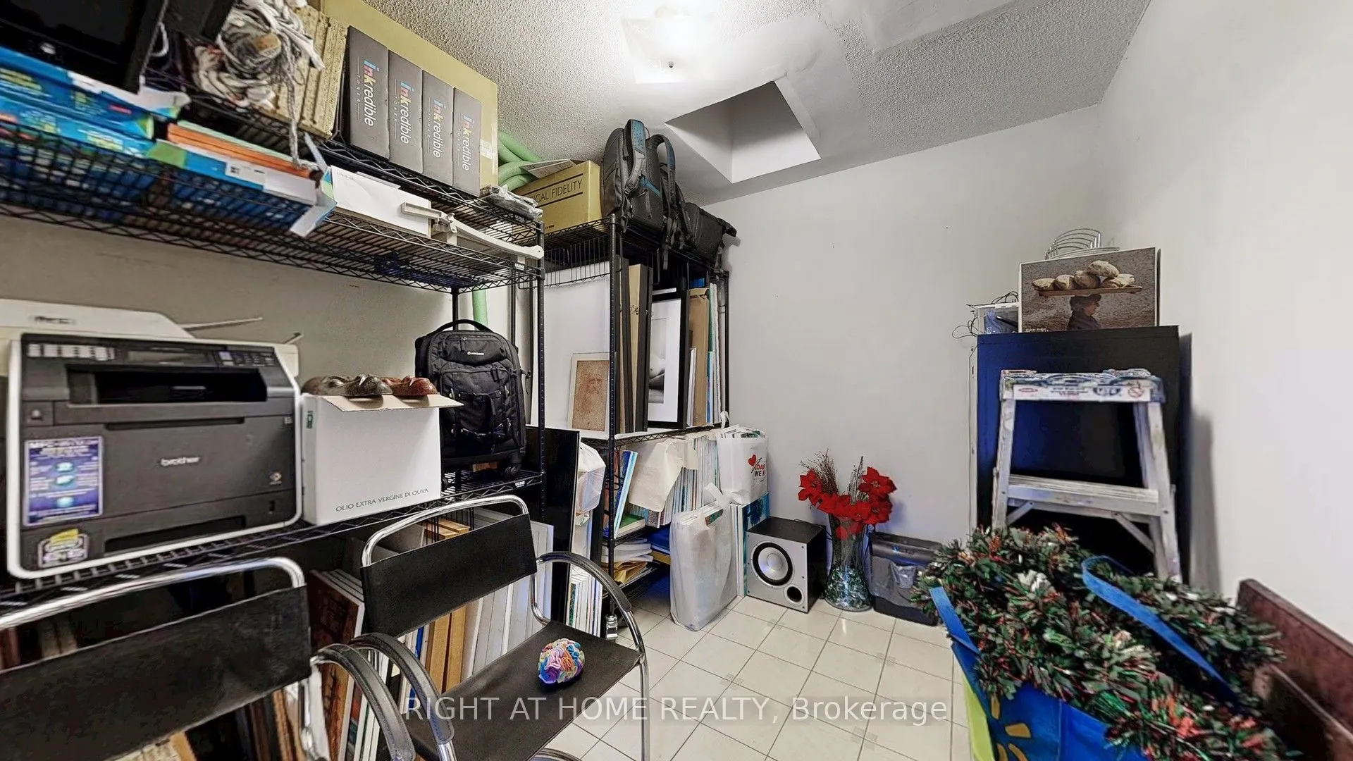 2400 St Clair Avenue W