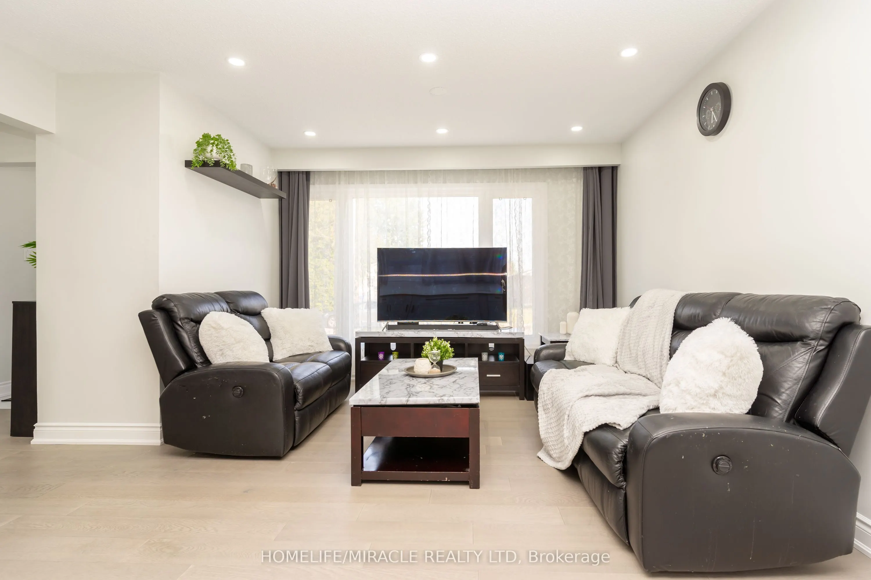5 Finsbury Drive