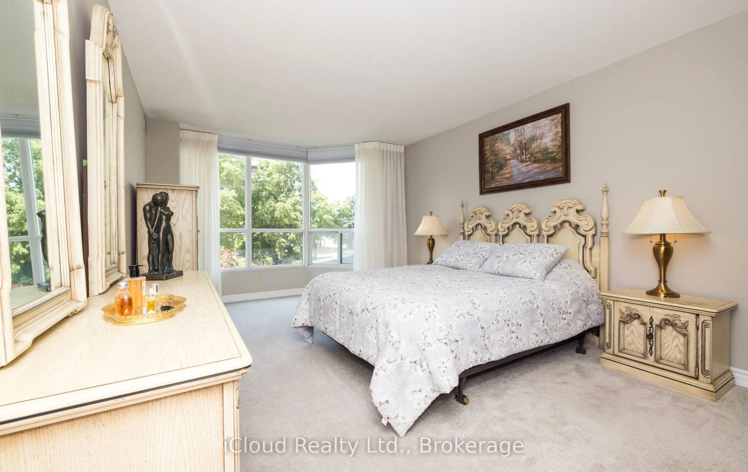 100 MILLSIDE Drive, #206