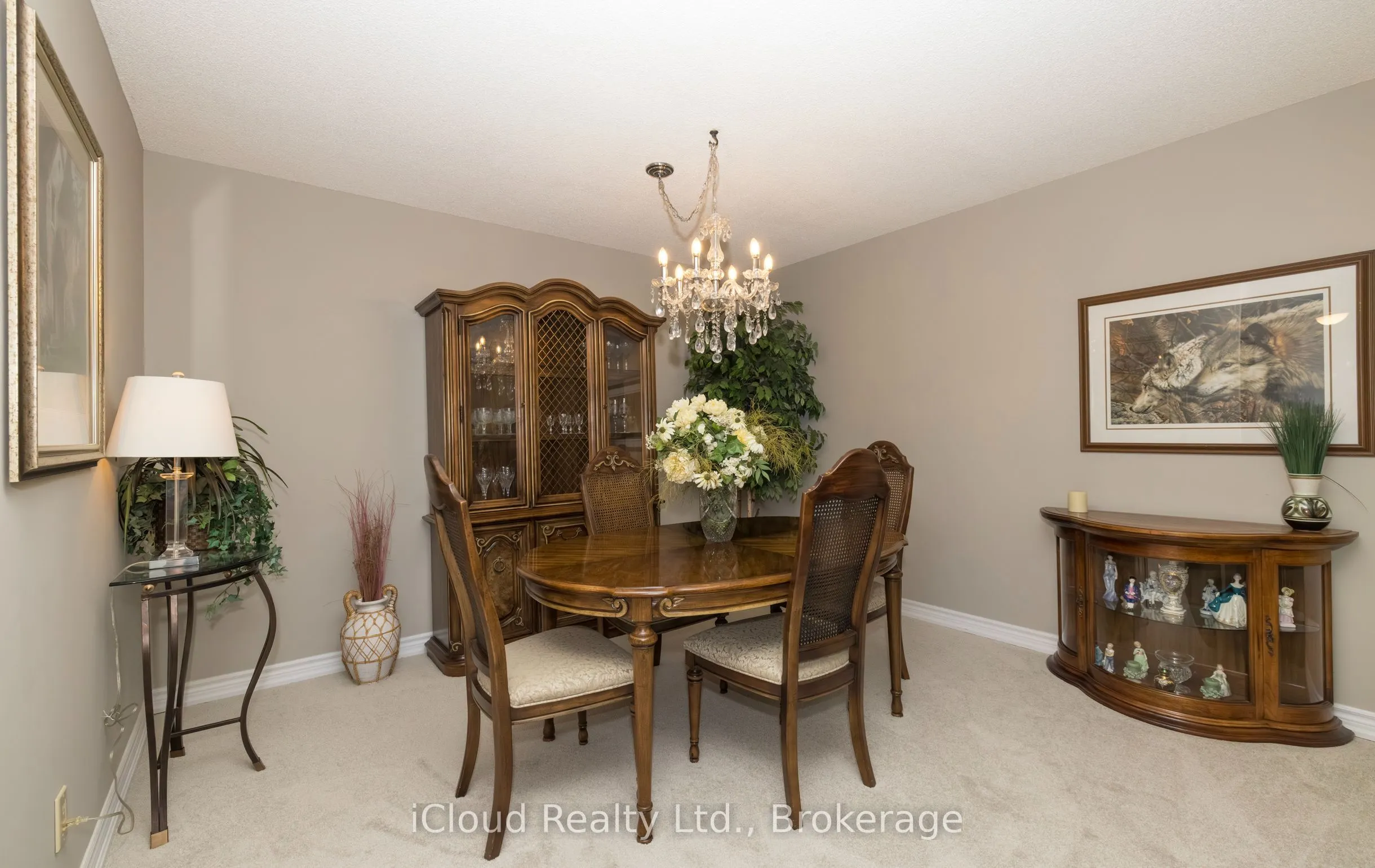 100 MILLSIDE Drive, #206