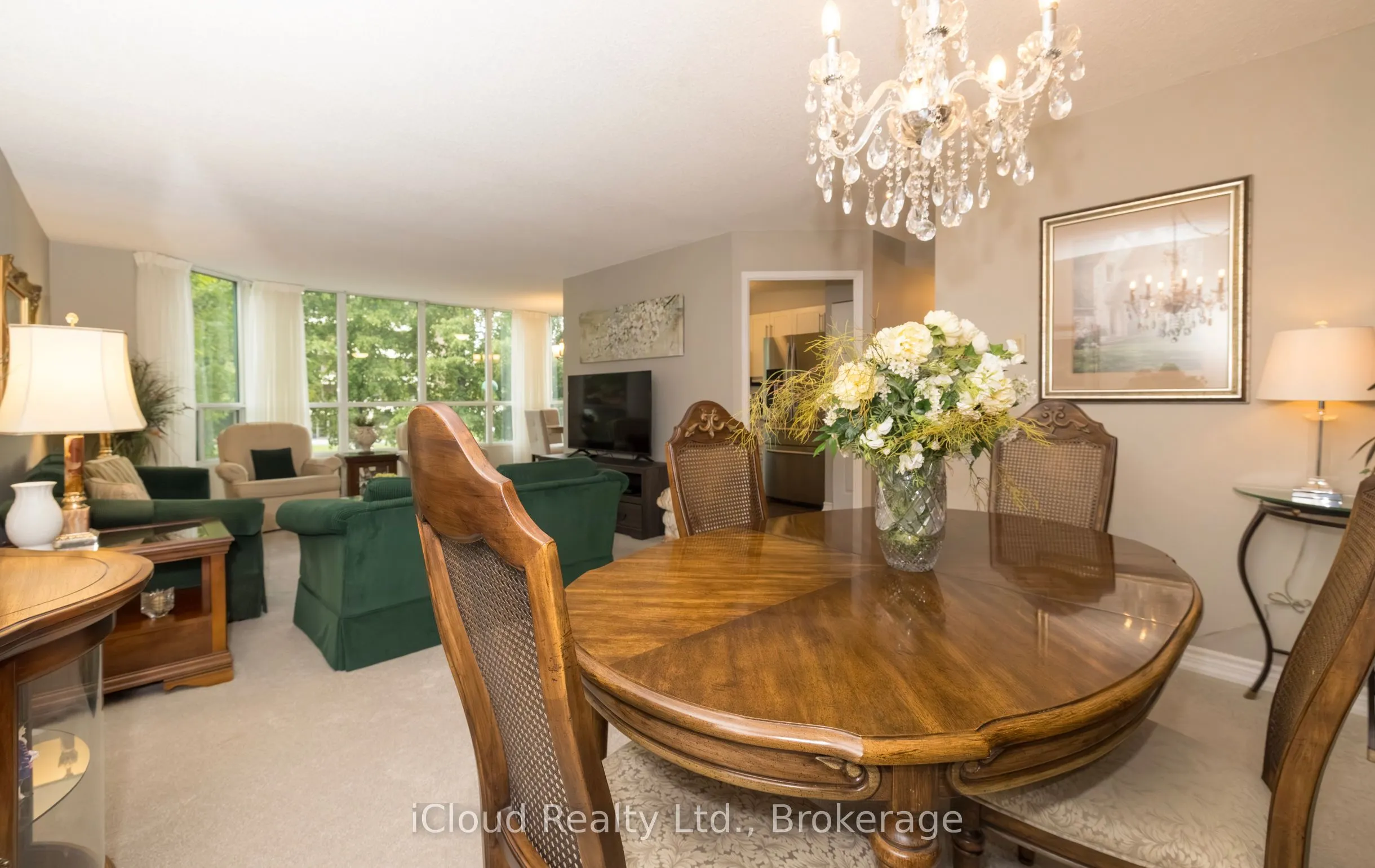 100 MILLSIDE Drive, #206