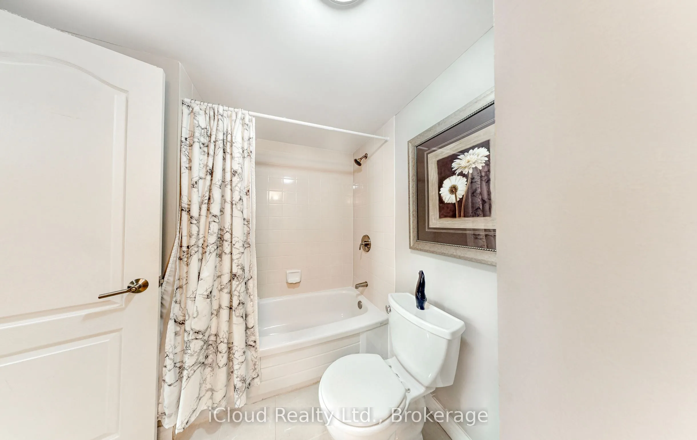 100 MILLSIDE Drive, #206
