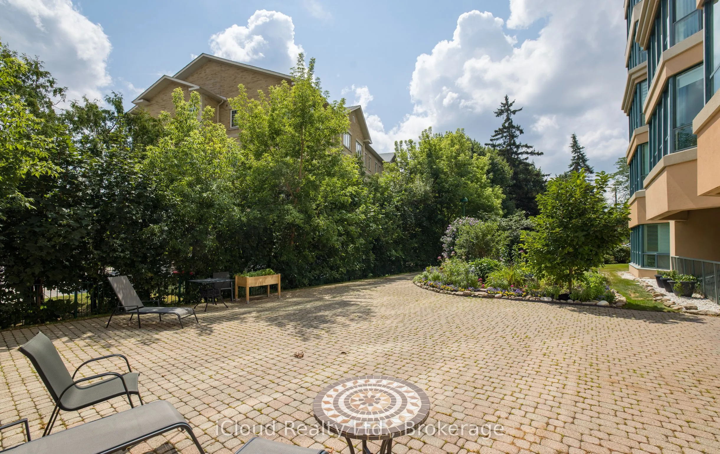 100 MILLSIDE Drive, #206