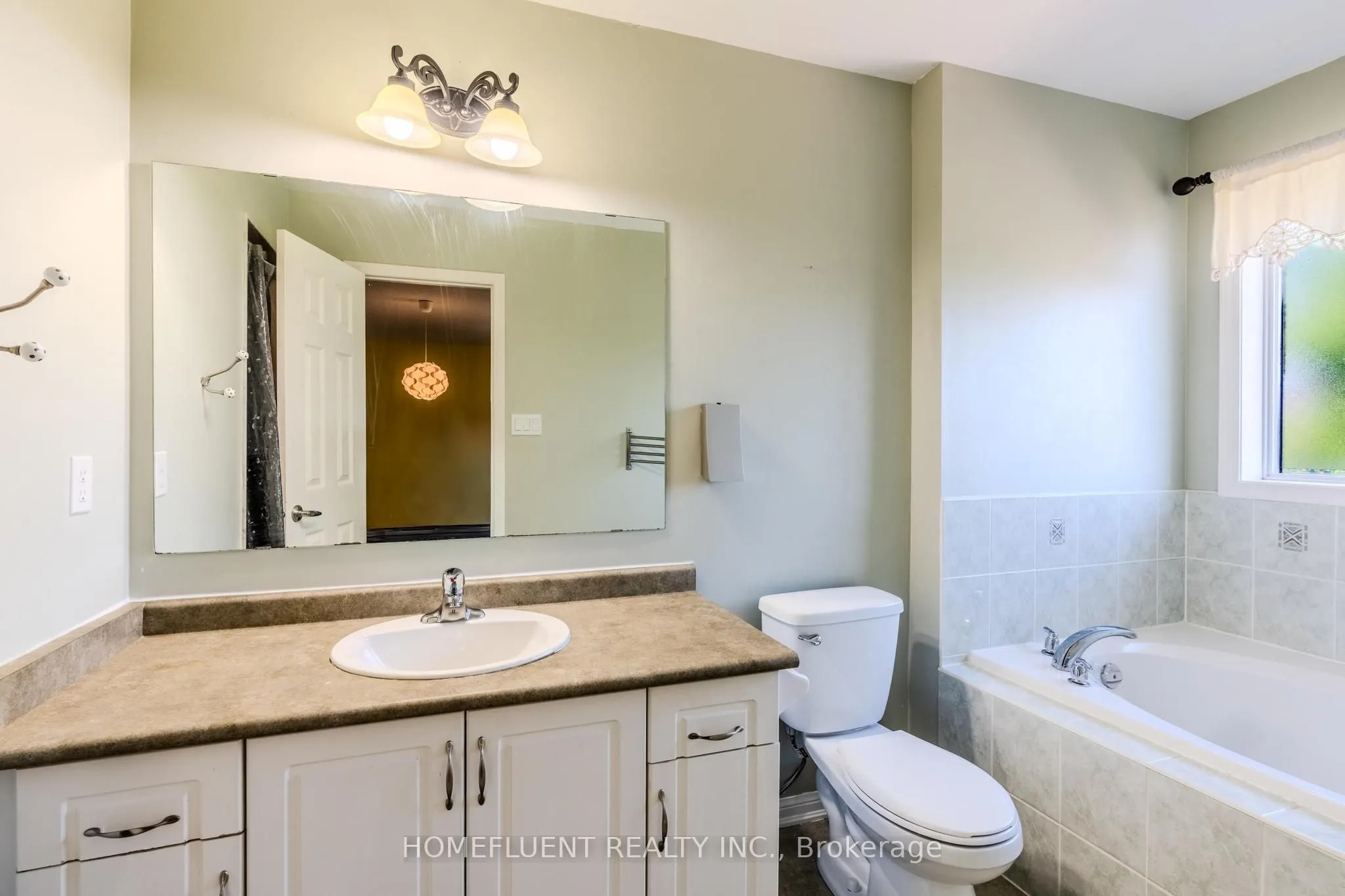 1178 Bonin Crescent