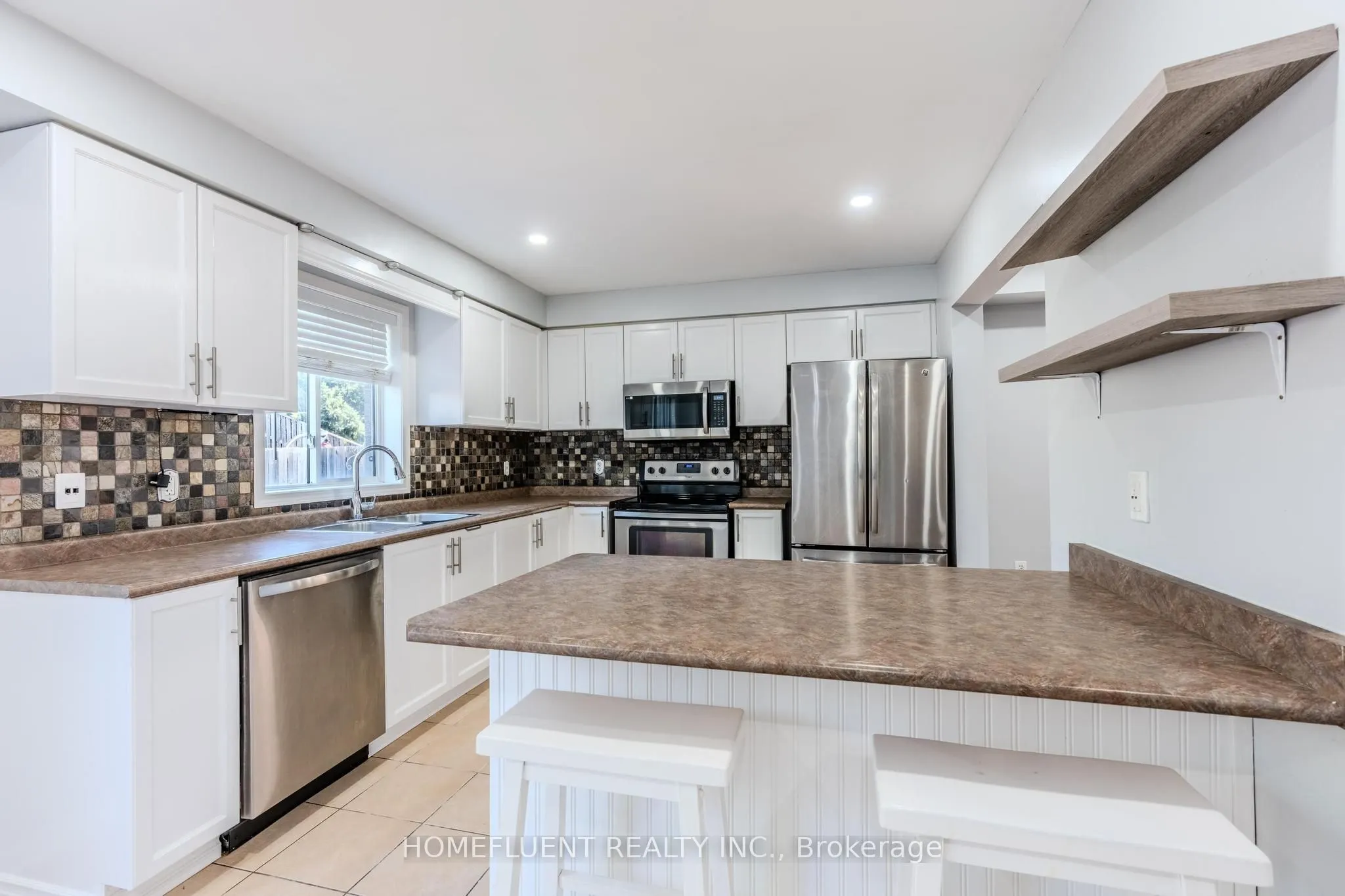 1178 Bonin Crescent