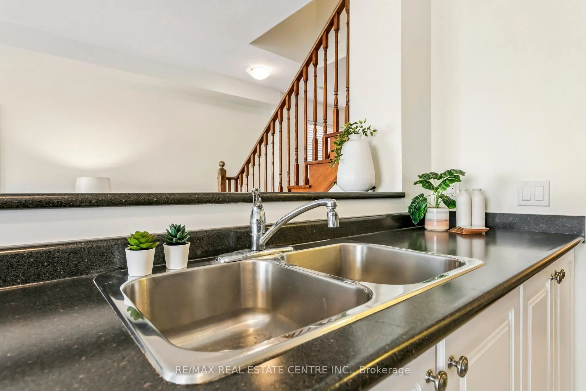856 Miltonbrook Crescent