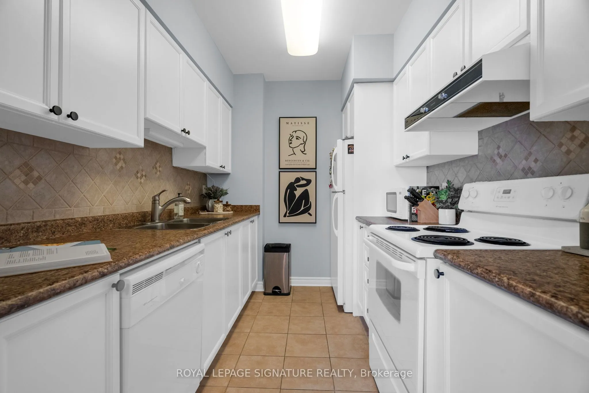 2088 Lawrence Avenue W, #814