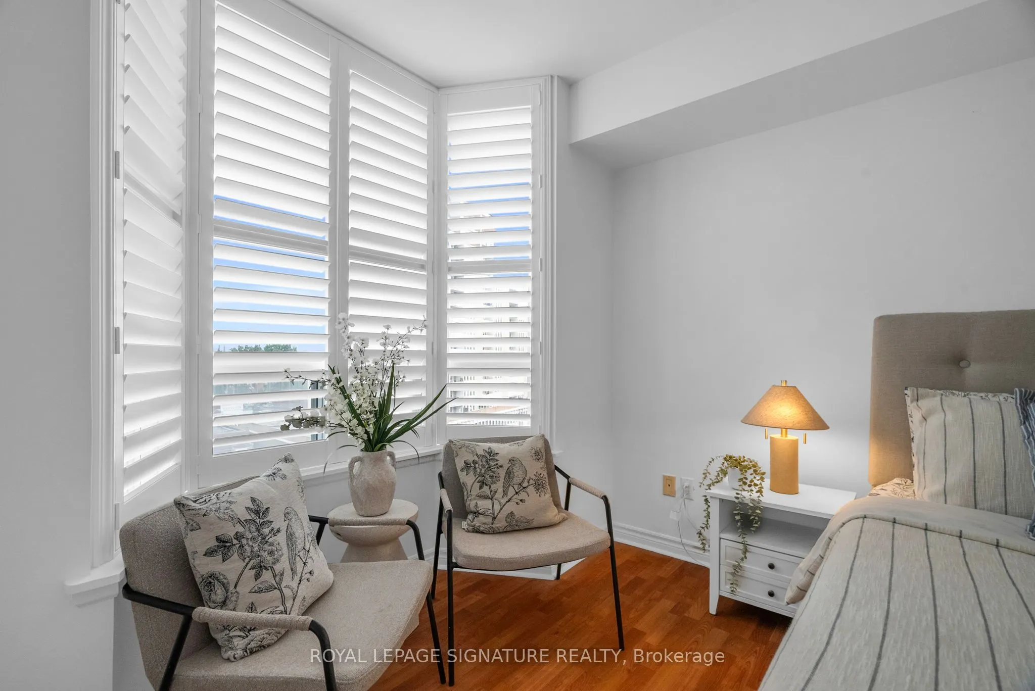 2088 Lawrence Avenue W, #814
