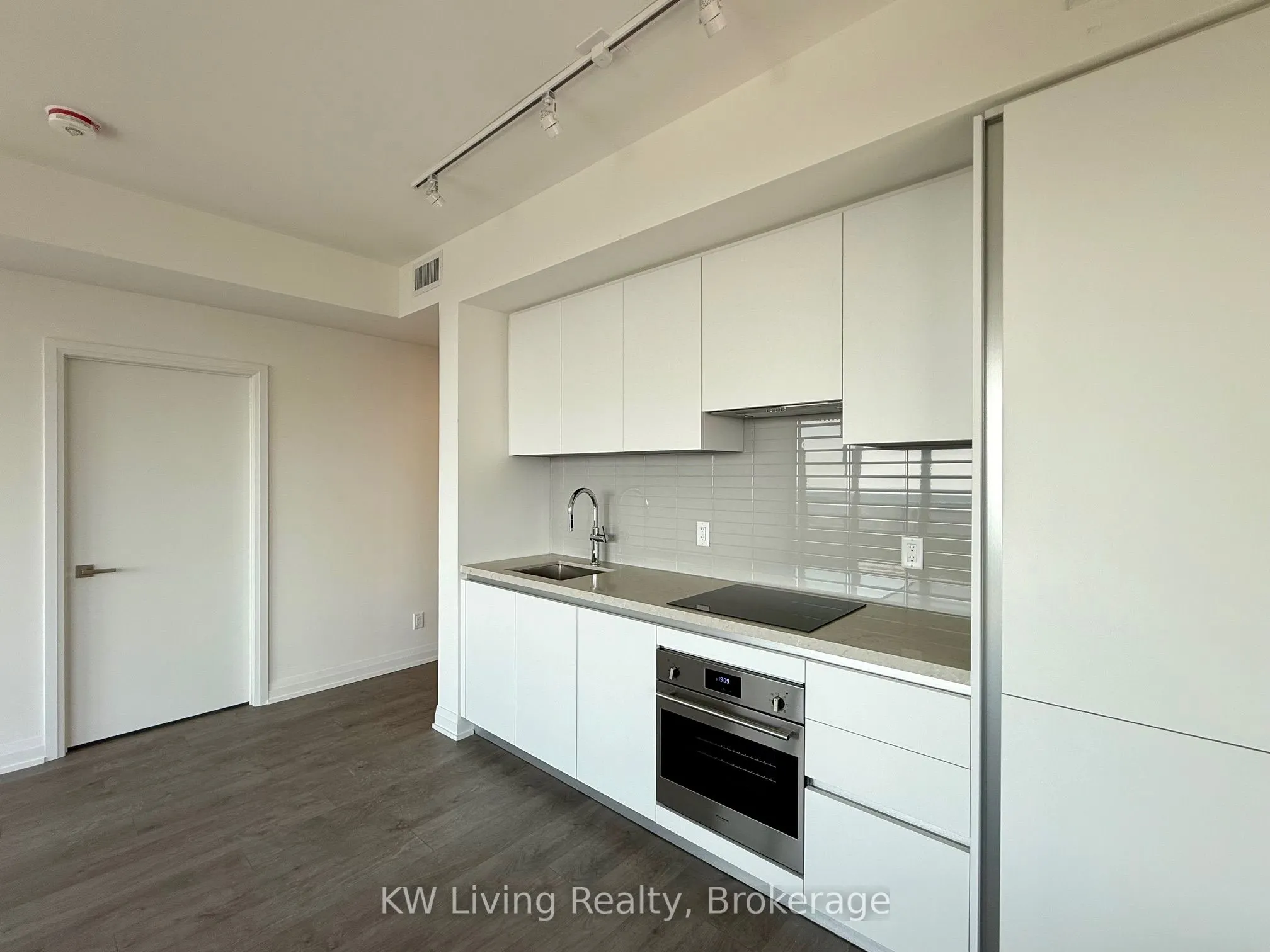 4015 The Exchange, #1802