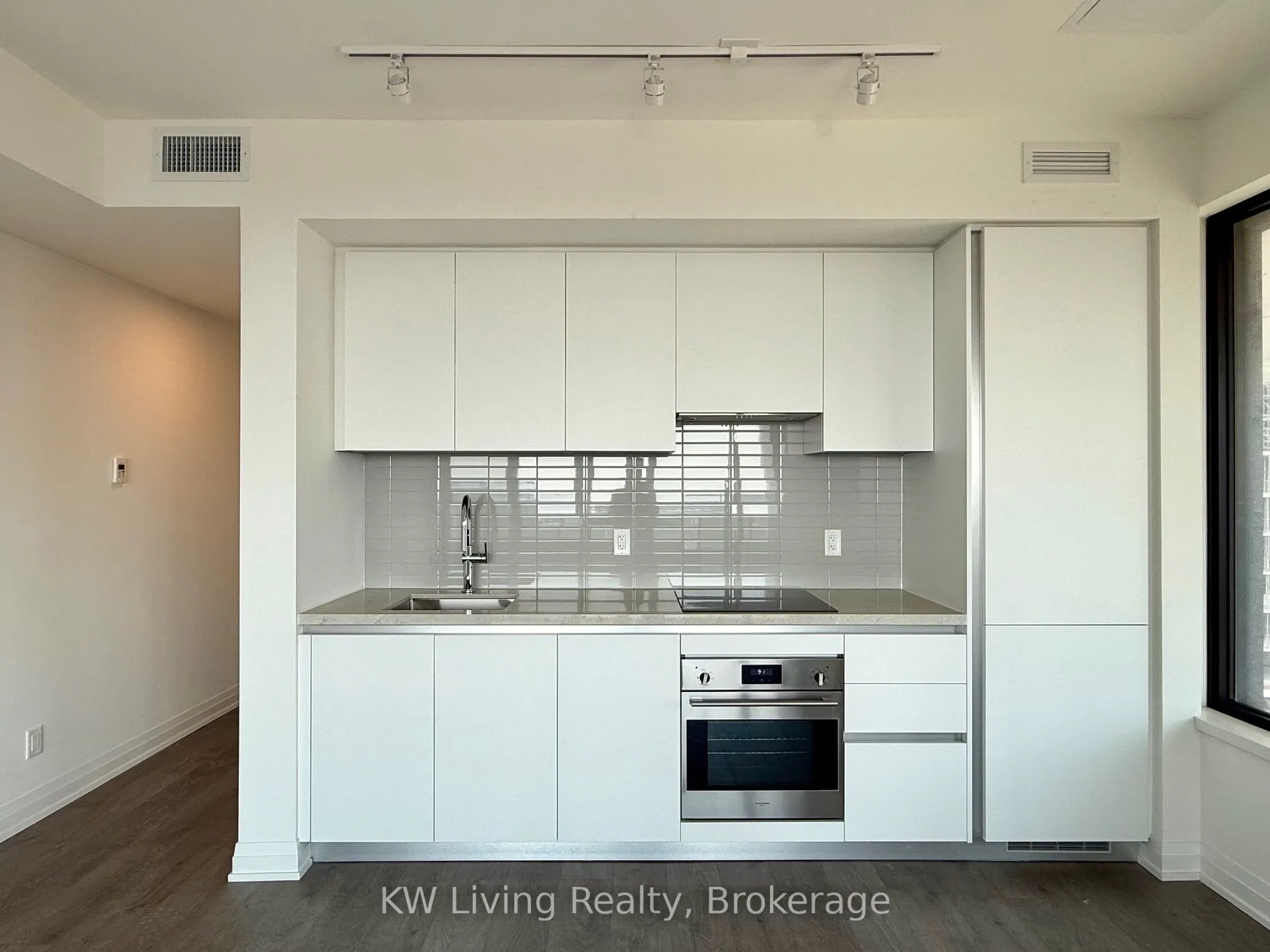 4015 The Exchange, #1802