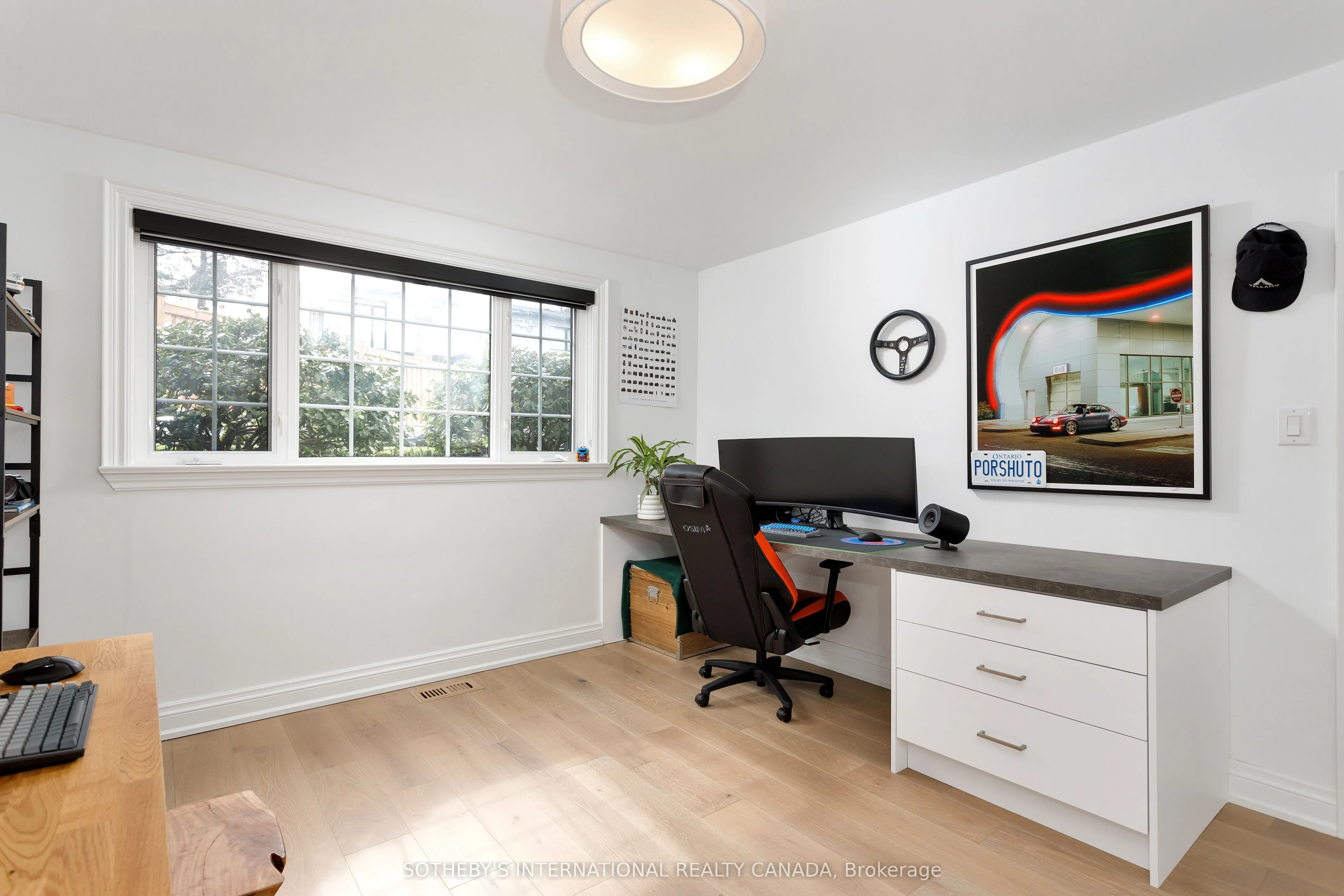 15 Ravensbourne Crescent