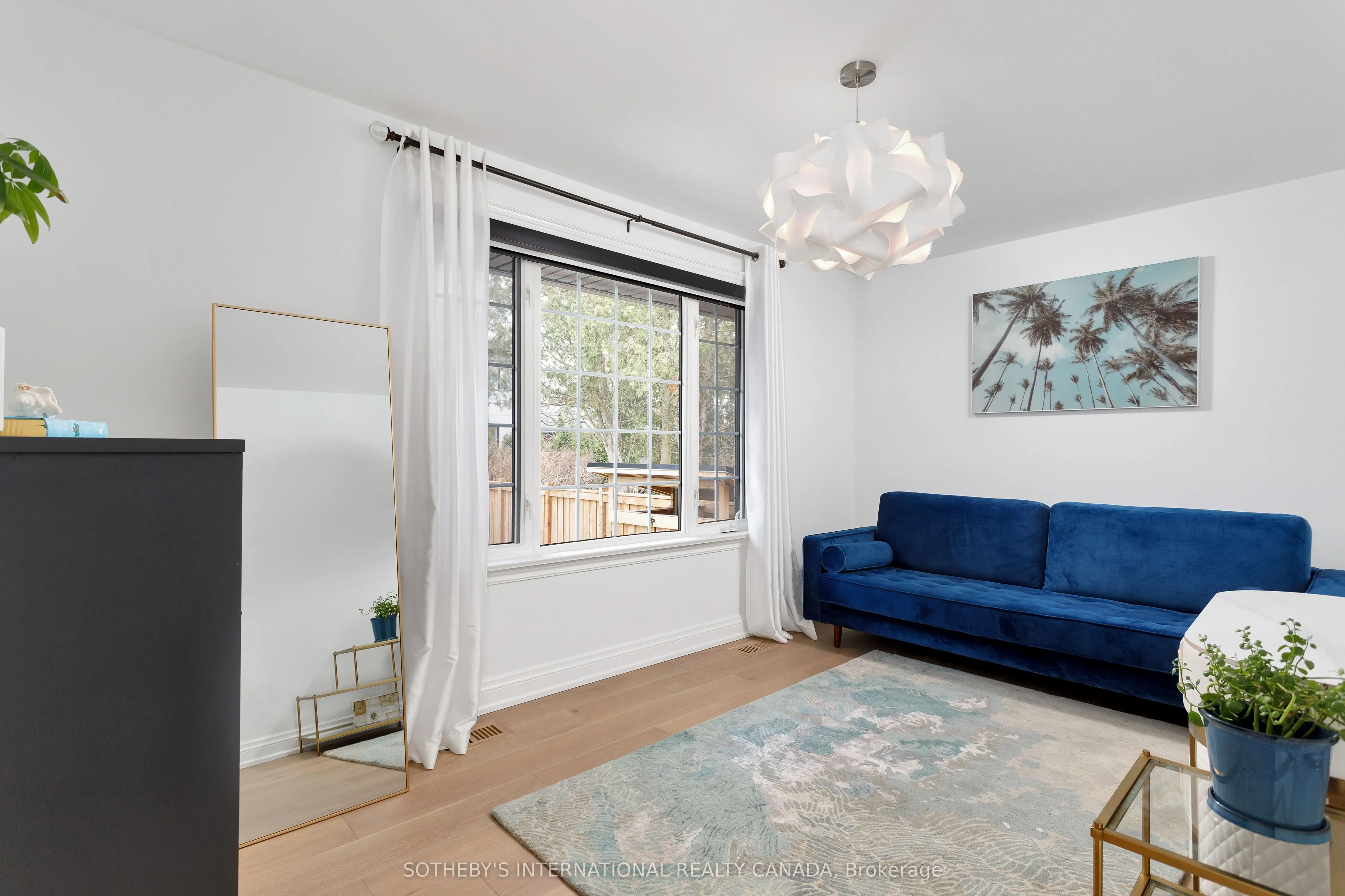 15 Ravensbourne Crescent