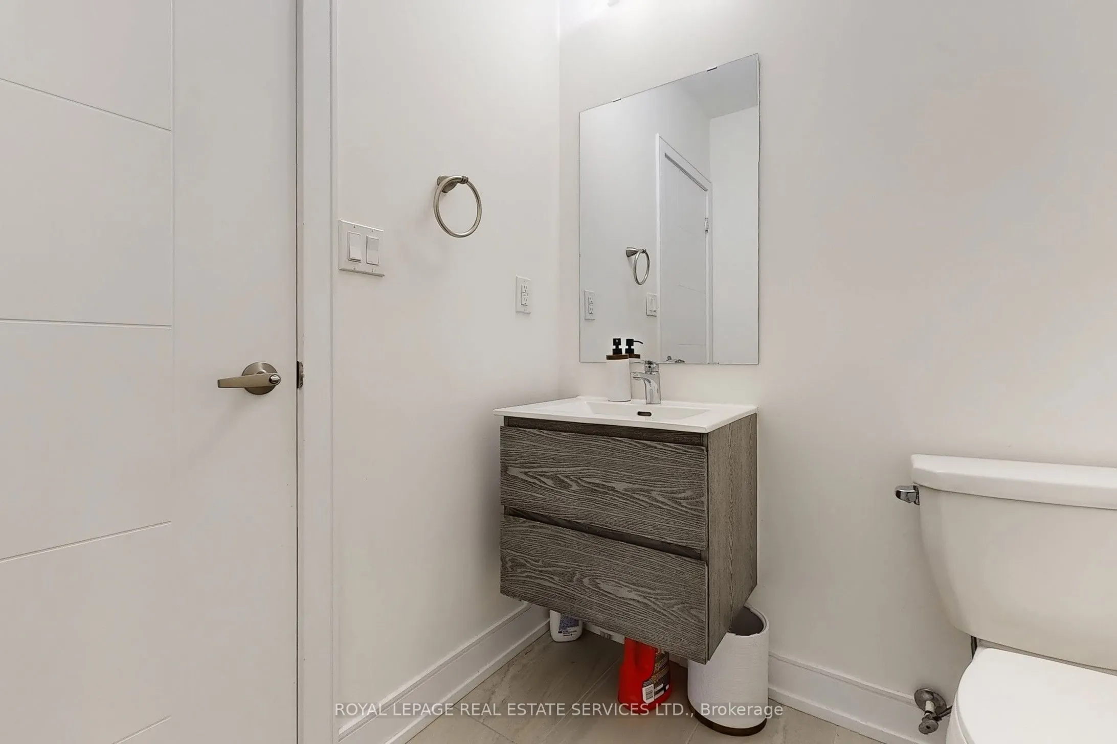 1329 Clarriage Court