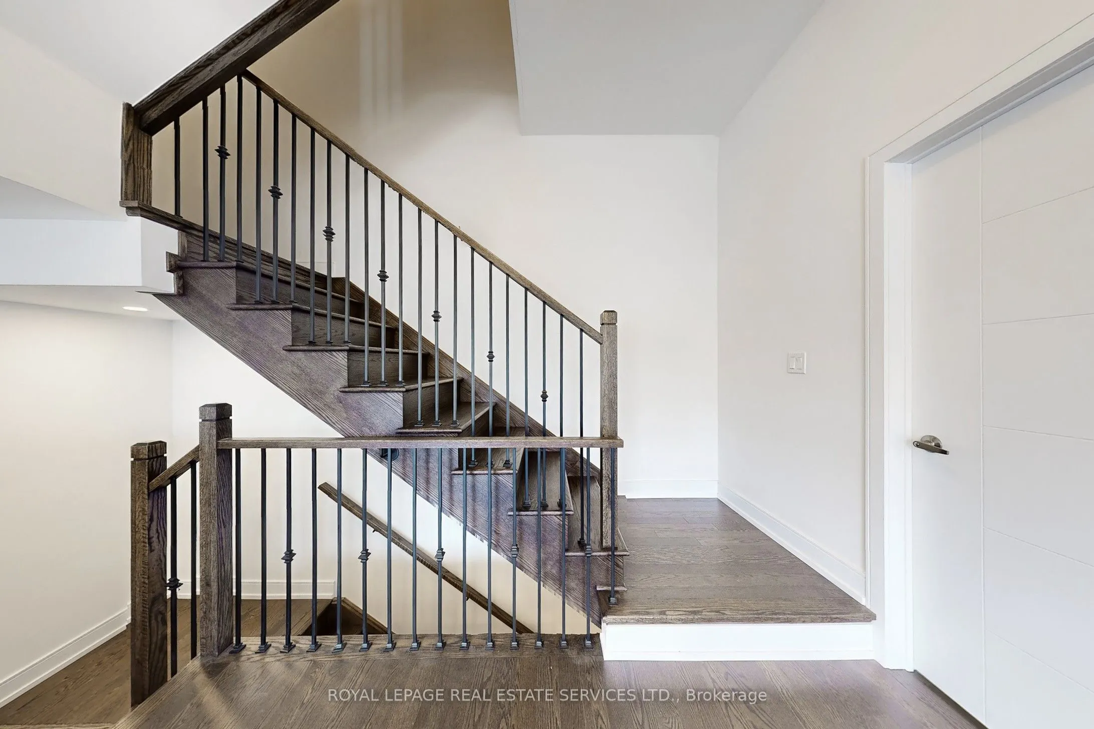 1329 Clarriage Court