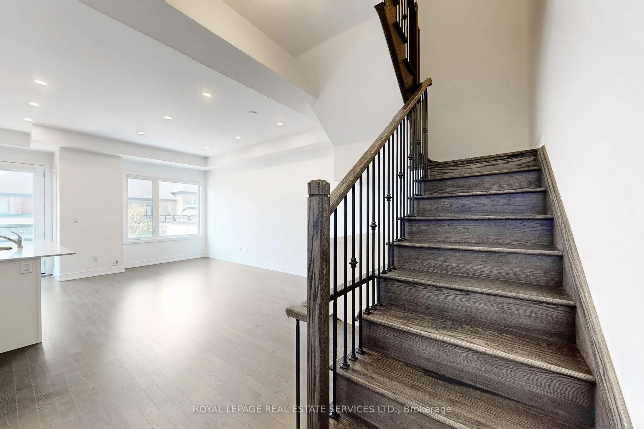 1329 Clarriage Court