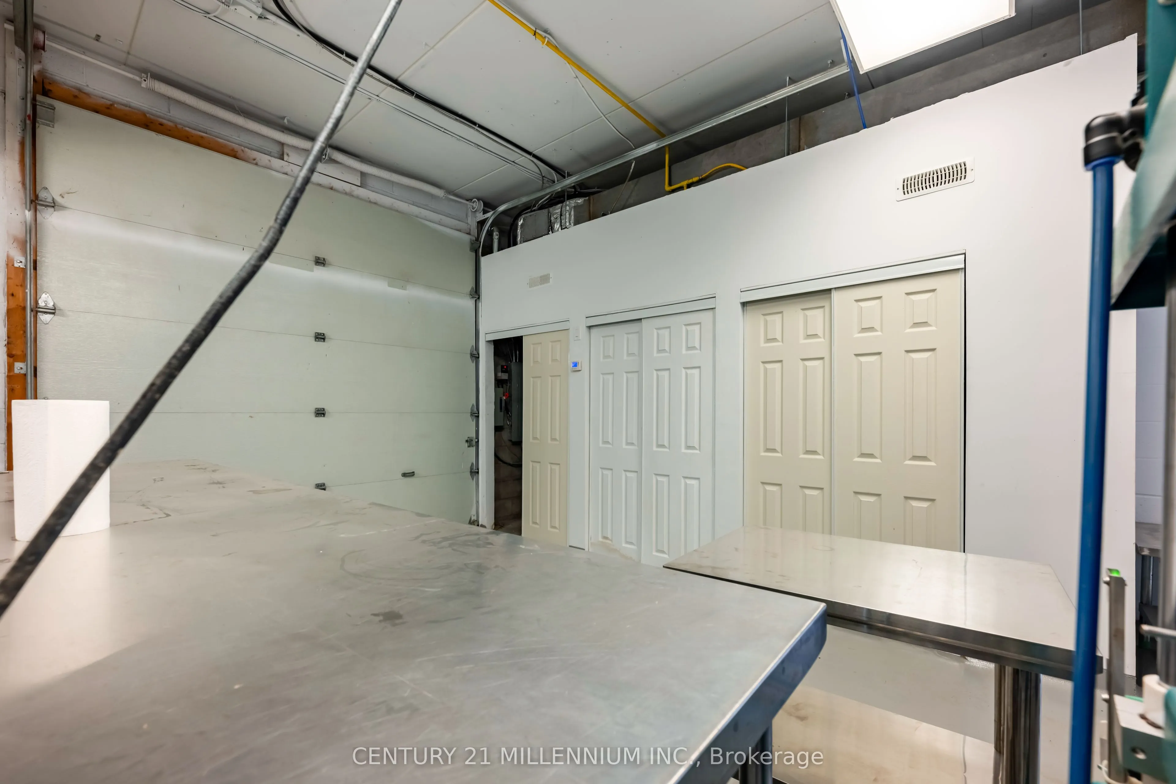 18 Robb Boulevard W, #1