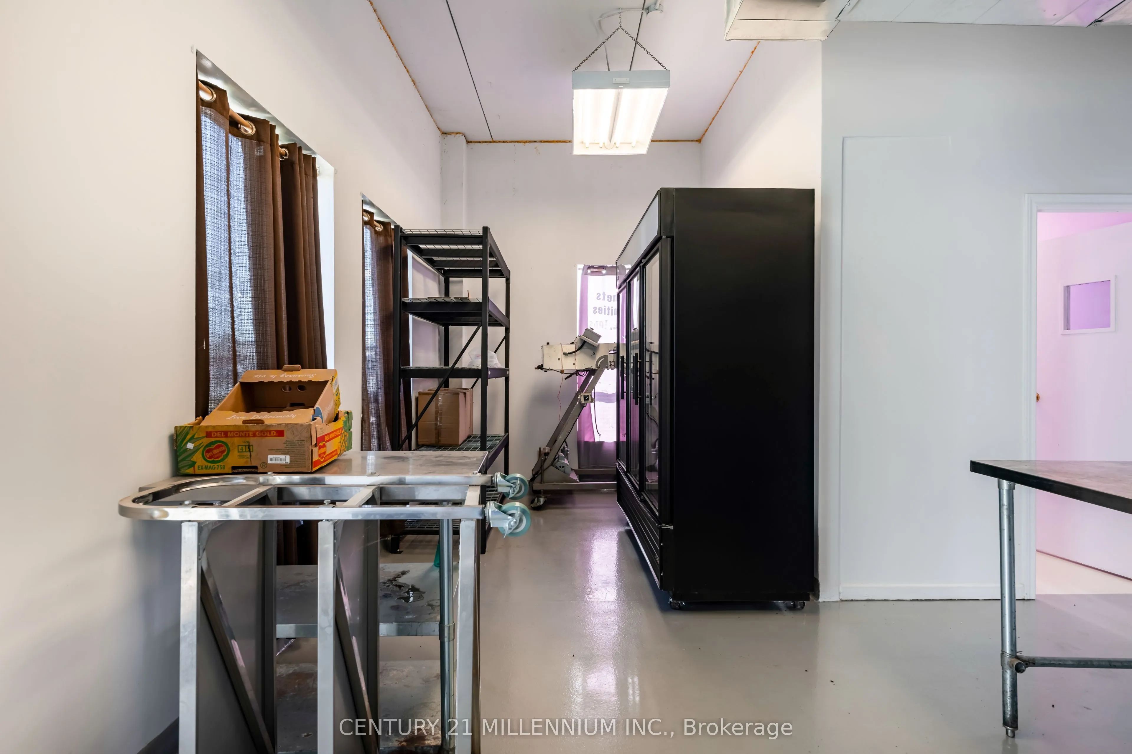 18 Robb Boulevard W, #1