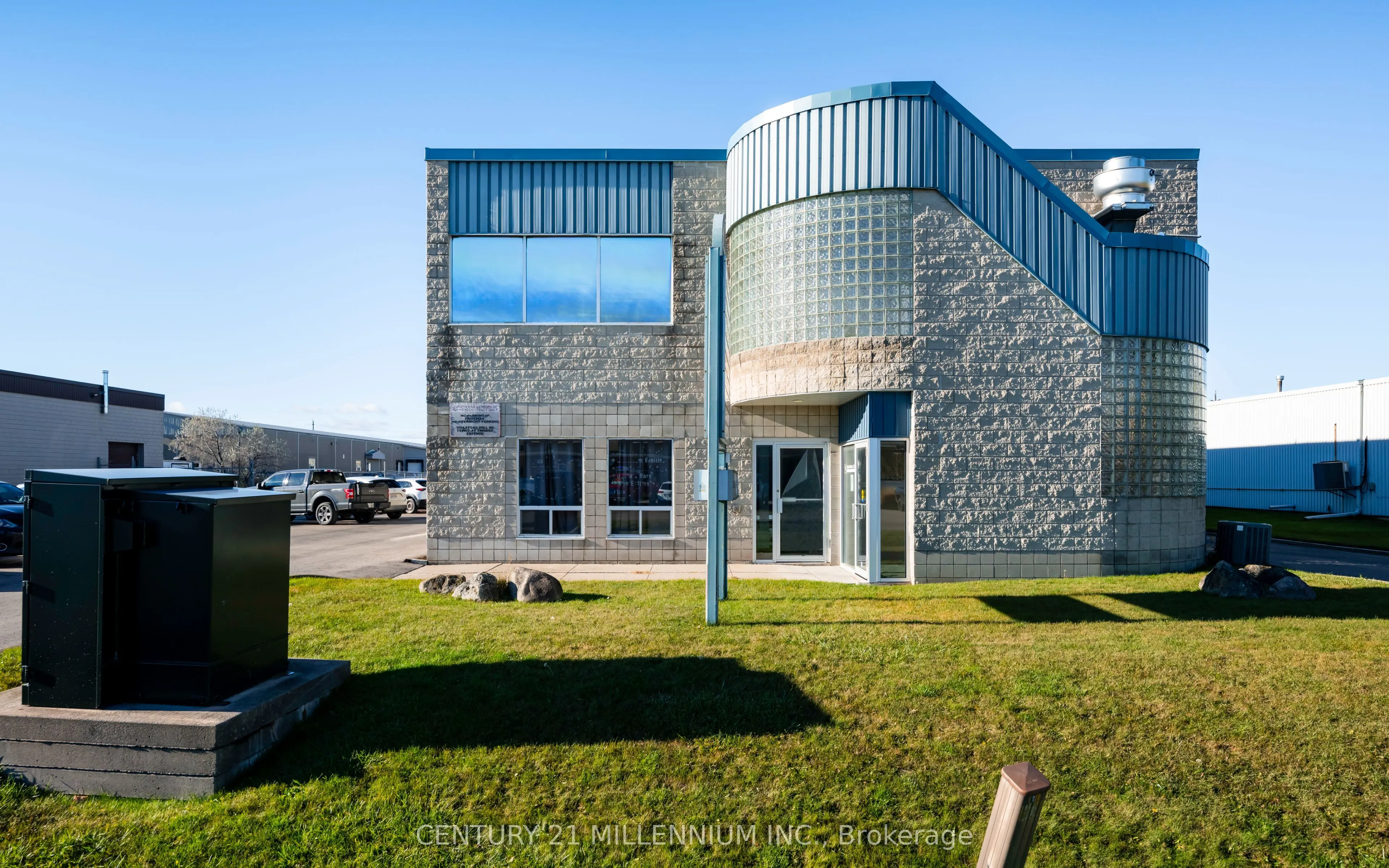 18 Robb Boulevard, #1