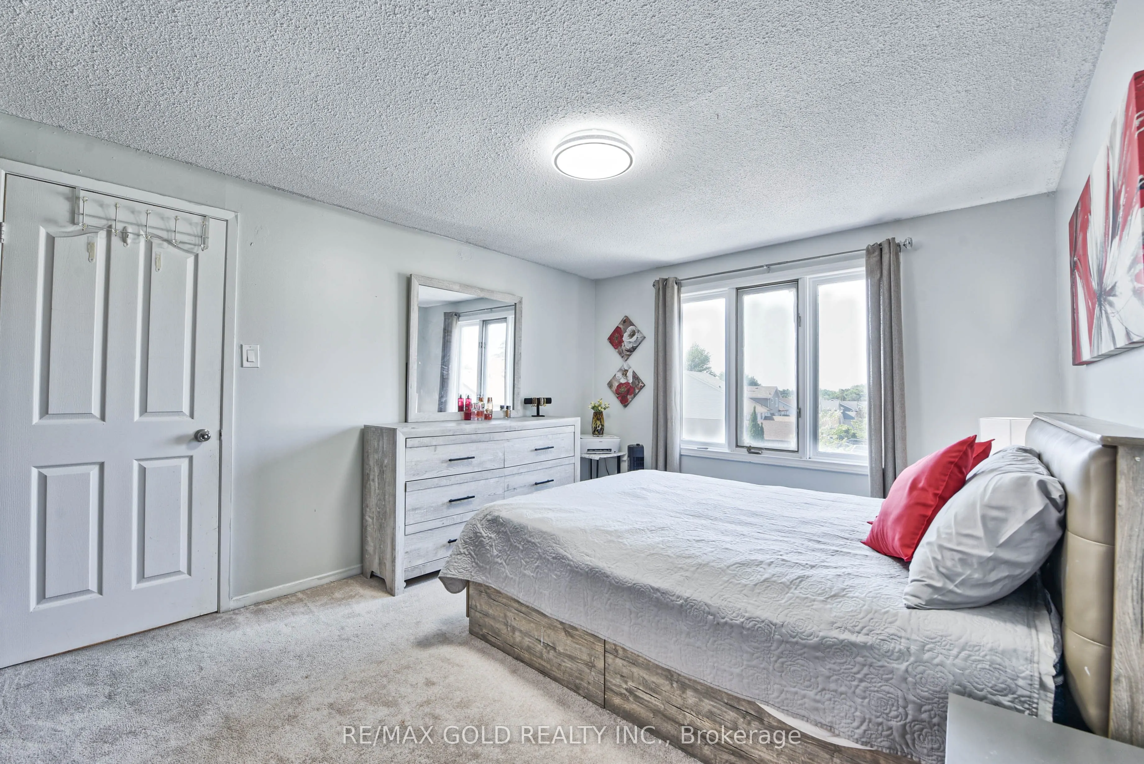 54 Nottawasaga Crescent