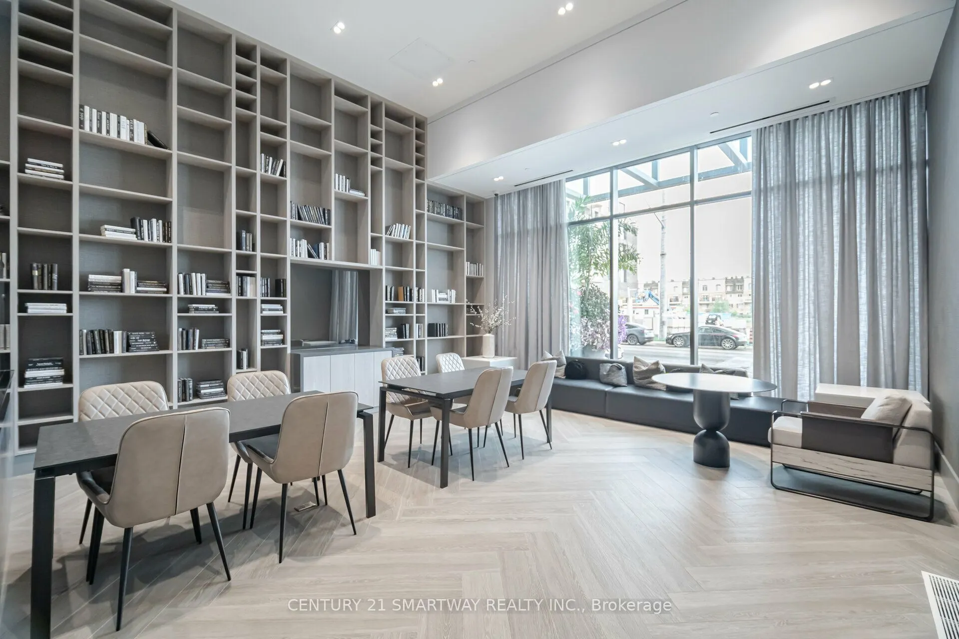 2450 Old Bronte Road, #411