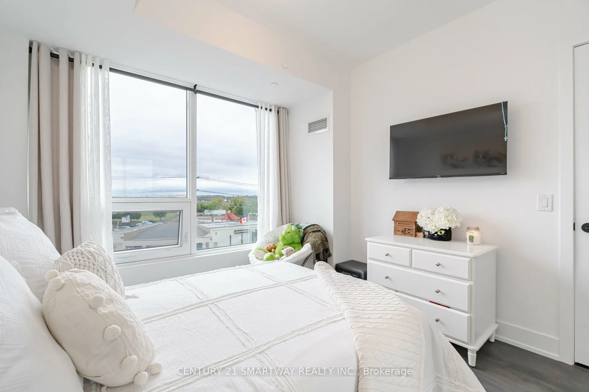 2450 Old Bronte Road, #411