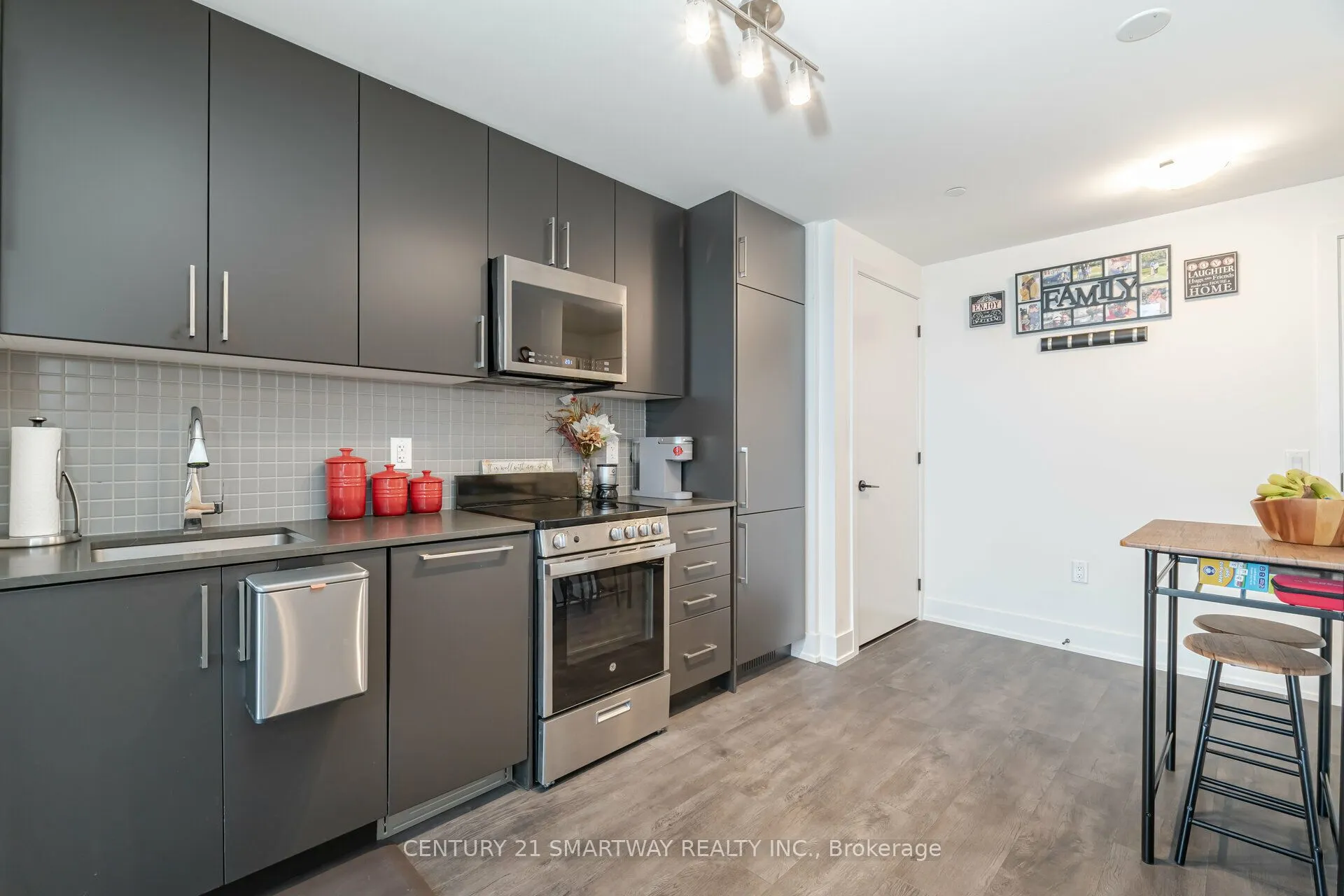 2450 Old Bronte Road, #411