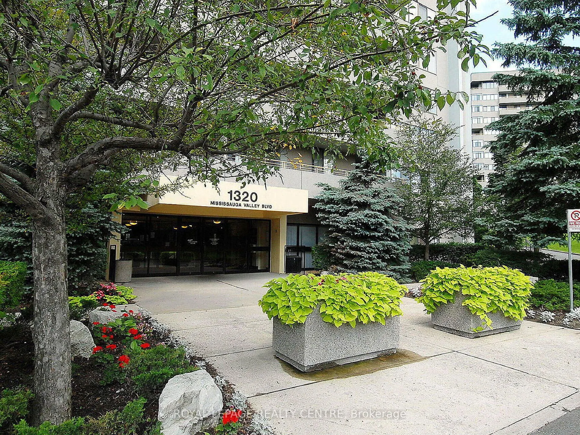 1320 Mississauga Valley Boulevard, #709