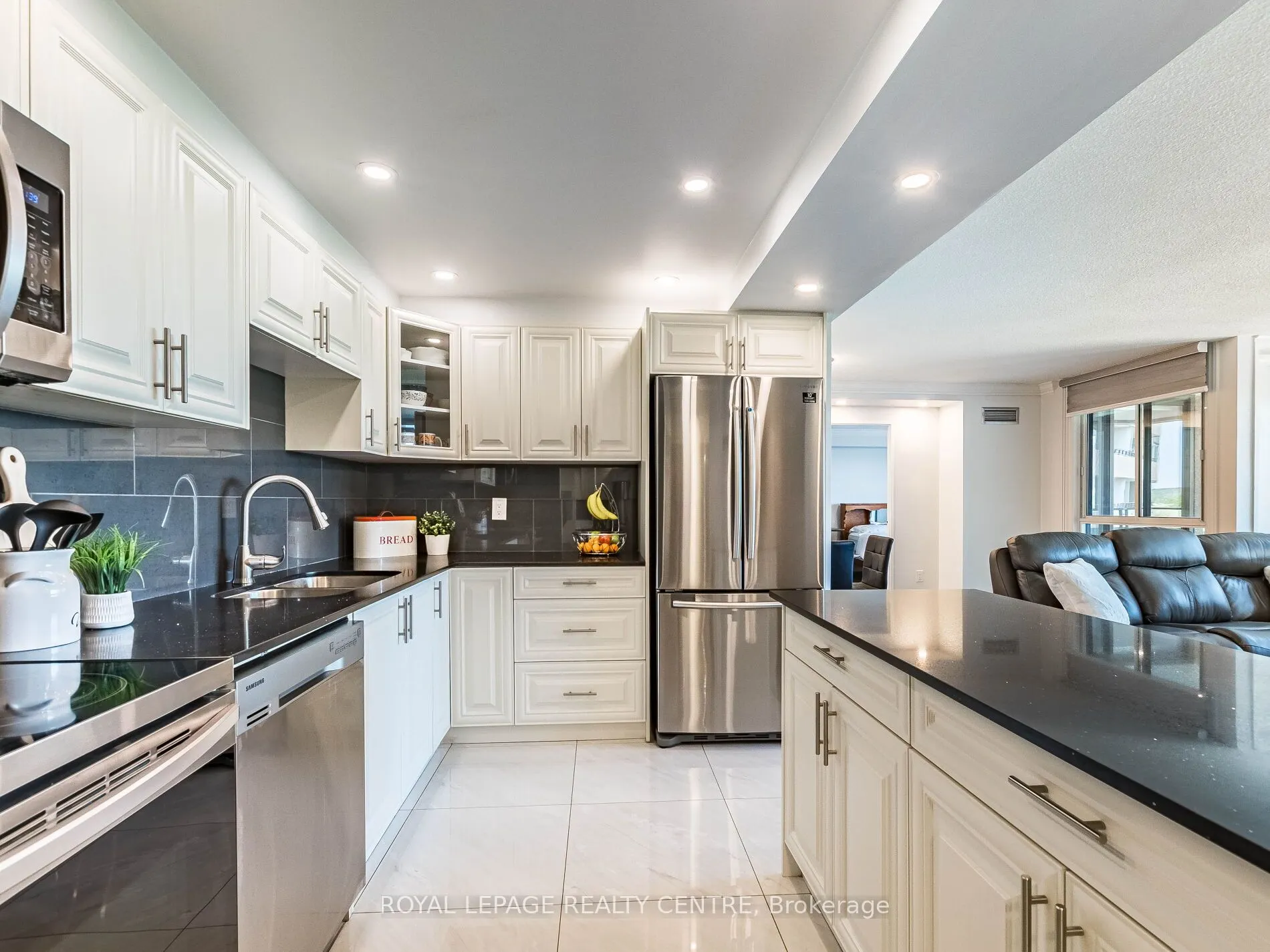 1320 Mississauga Valley Boulevard, #709