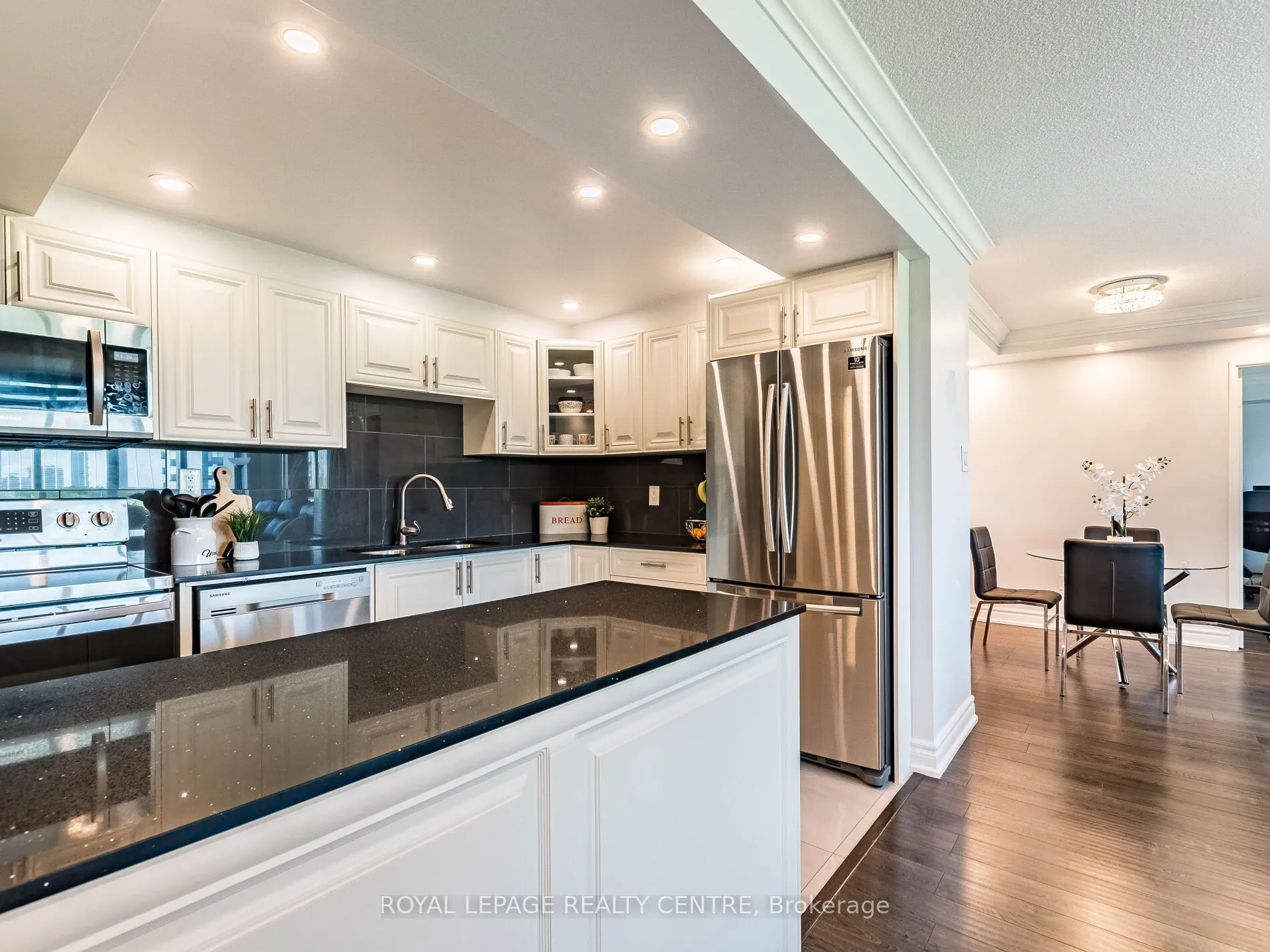 1320 Mississauga Valley Boulevard, #709