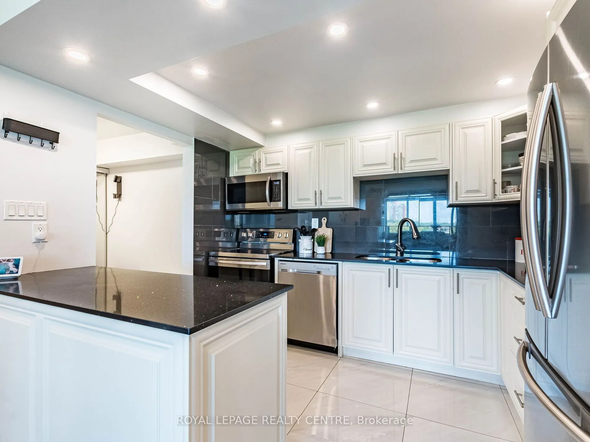 1320 Mississauga Valley Boulevard, #709