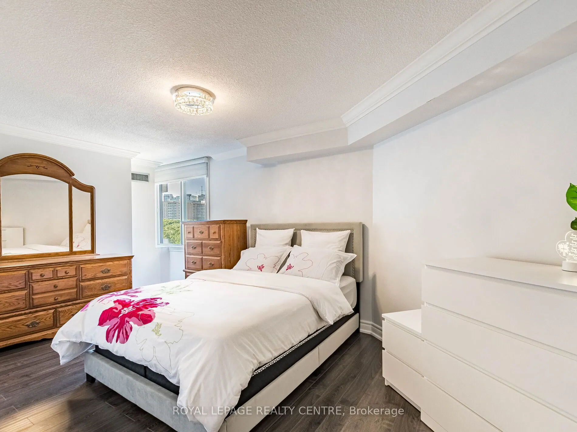 1320 Mississauga Valley Boulevard, #709
