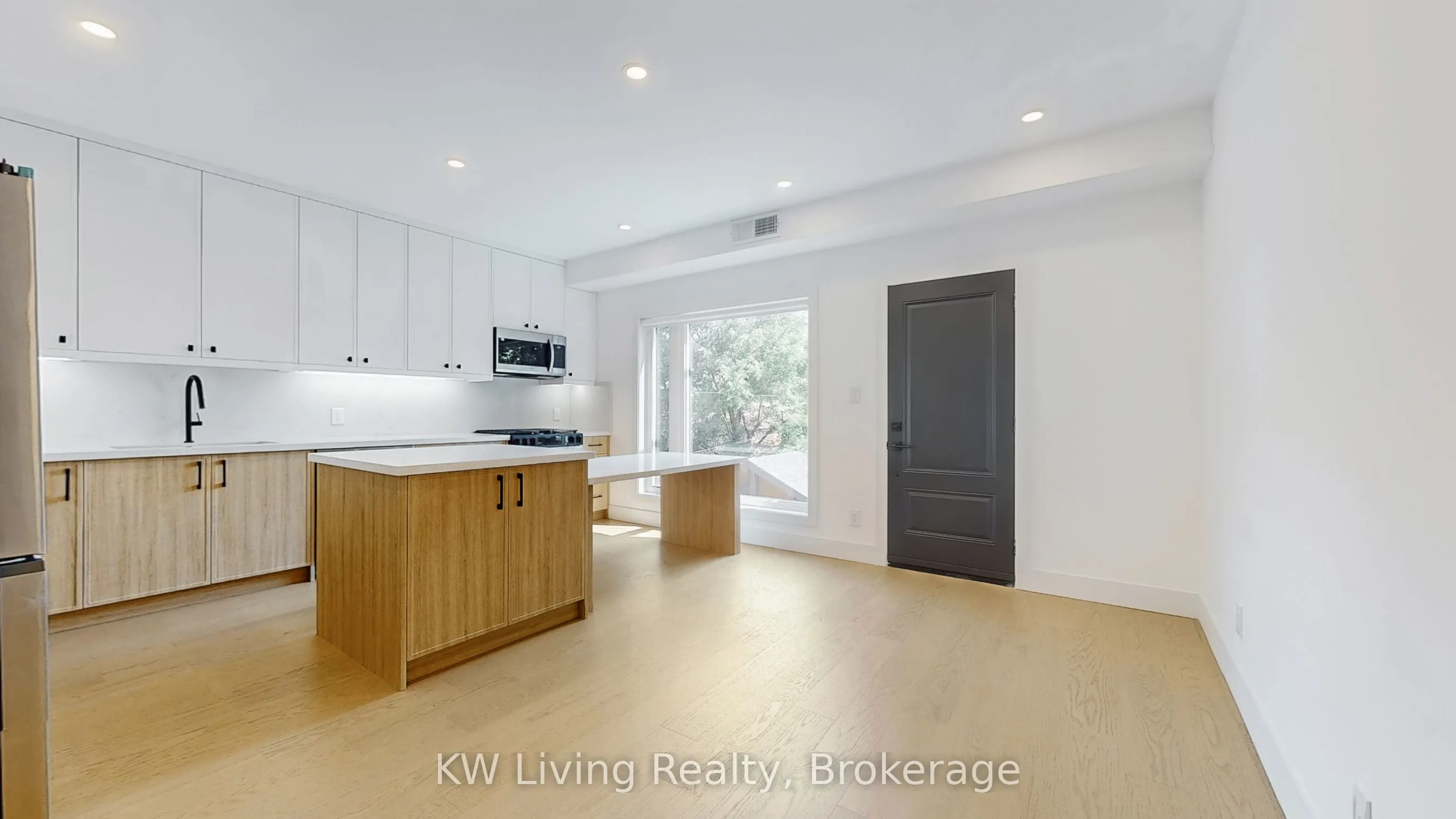 33 Kirknewton Road, #PH