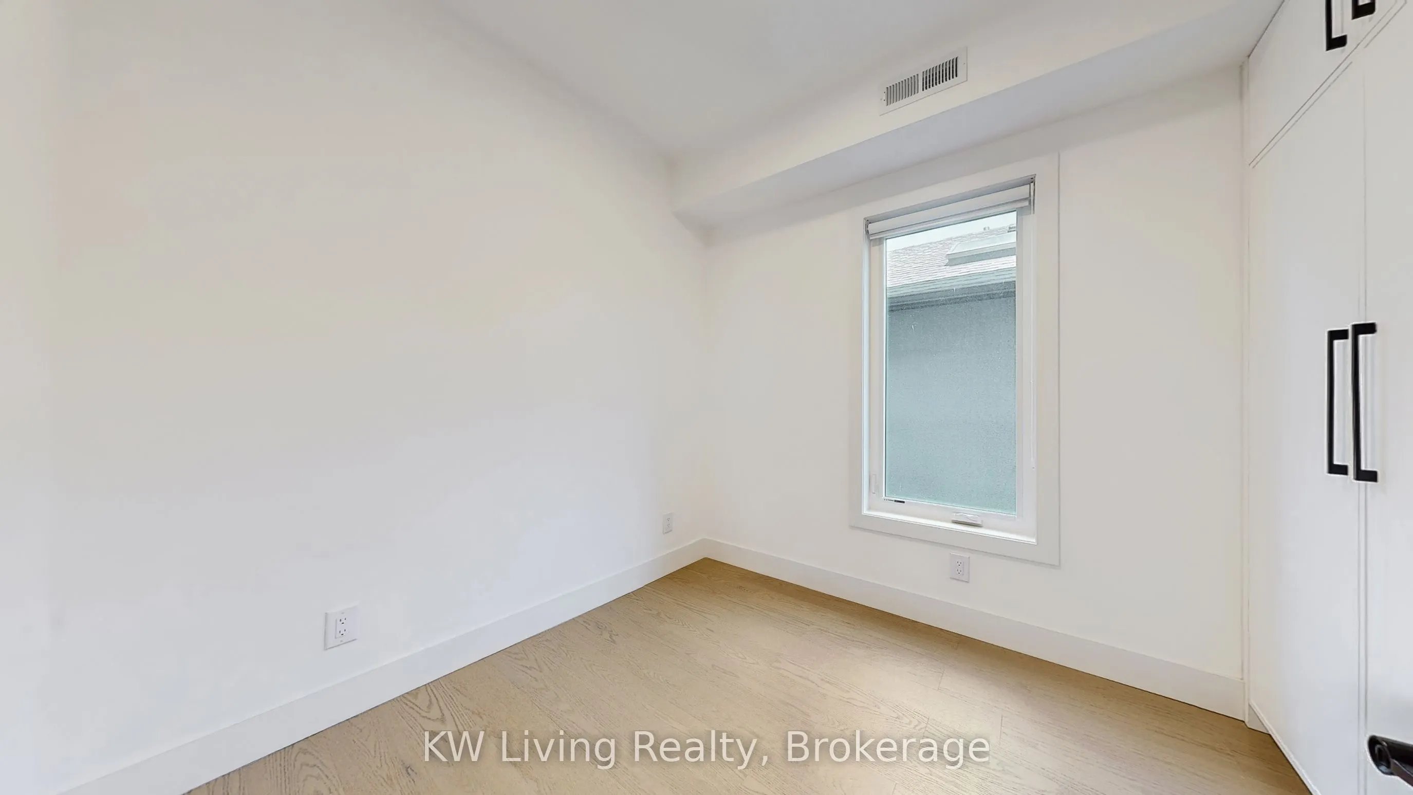 33 Kirknewton Road, #301