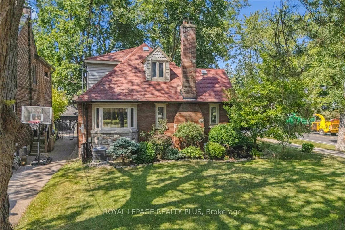 1048 Royal York Road